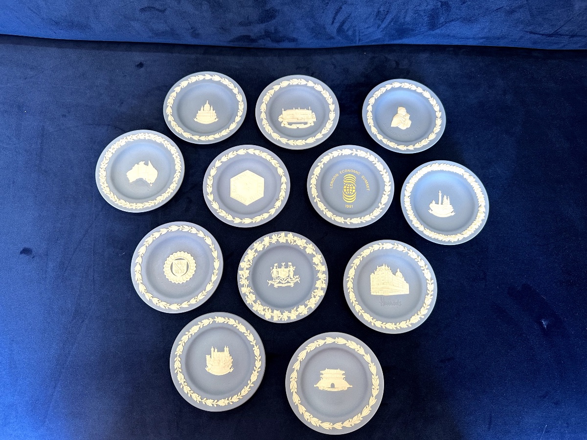 11 coupes Commémorative Wedgwood Jasperware – Made in England — 5