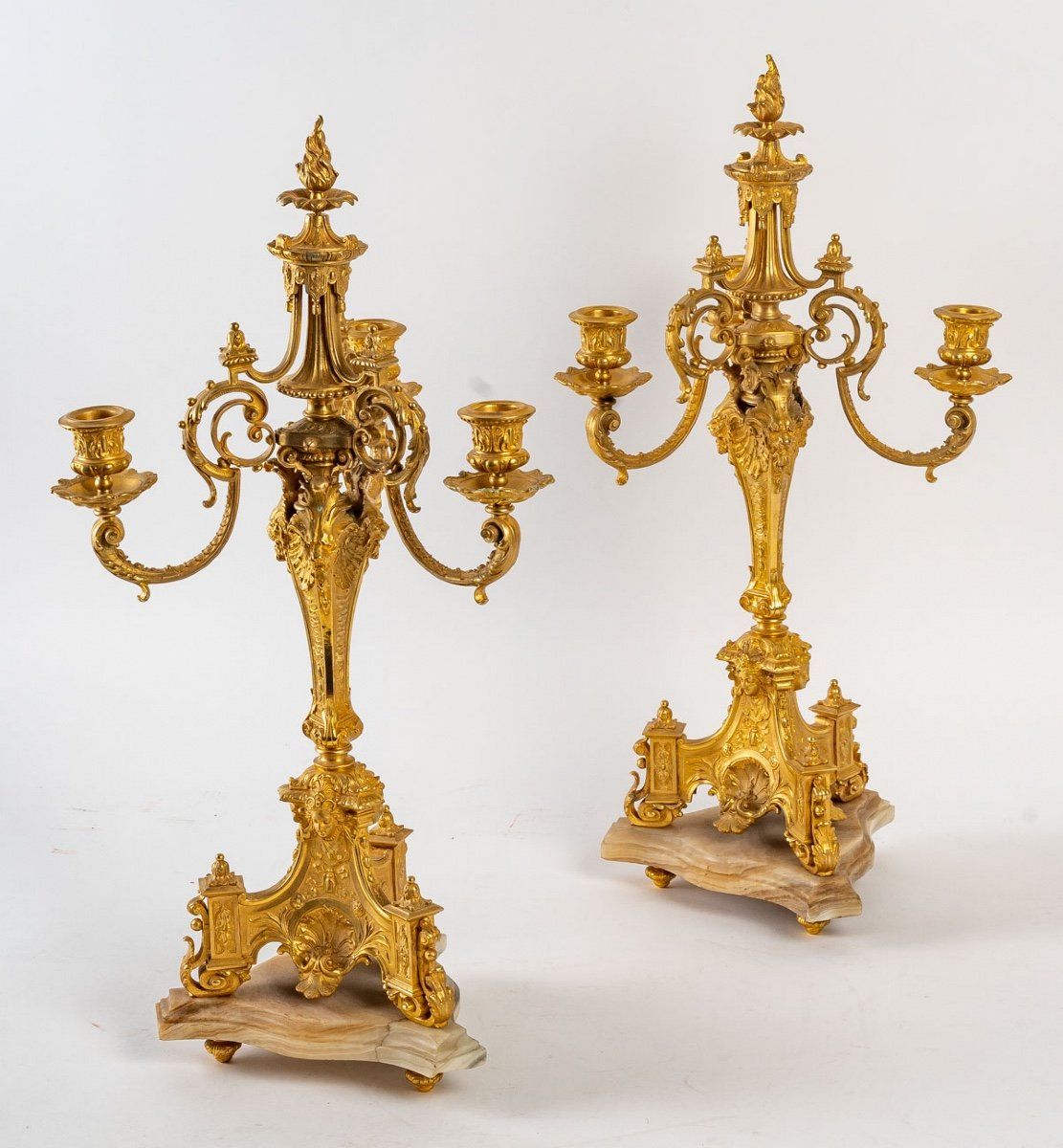 Une Garniture de Cheminée en bronze doré XIXe siècle — 10