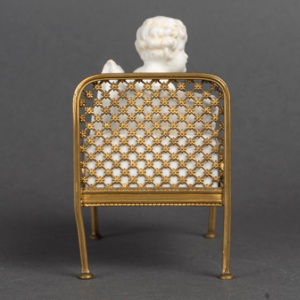 Un biscuit de petit enfant dans son lit, Autrichien art nouveau — 8