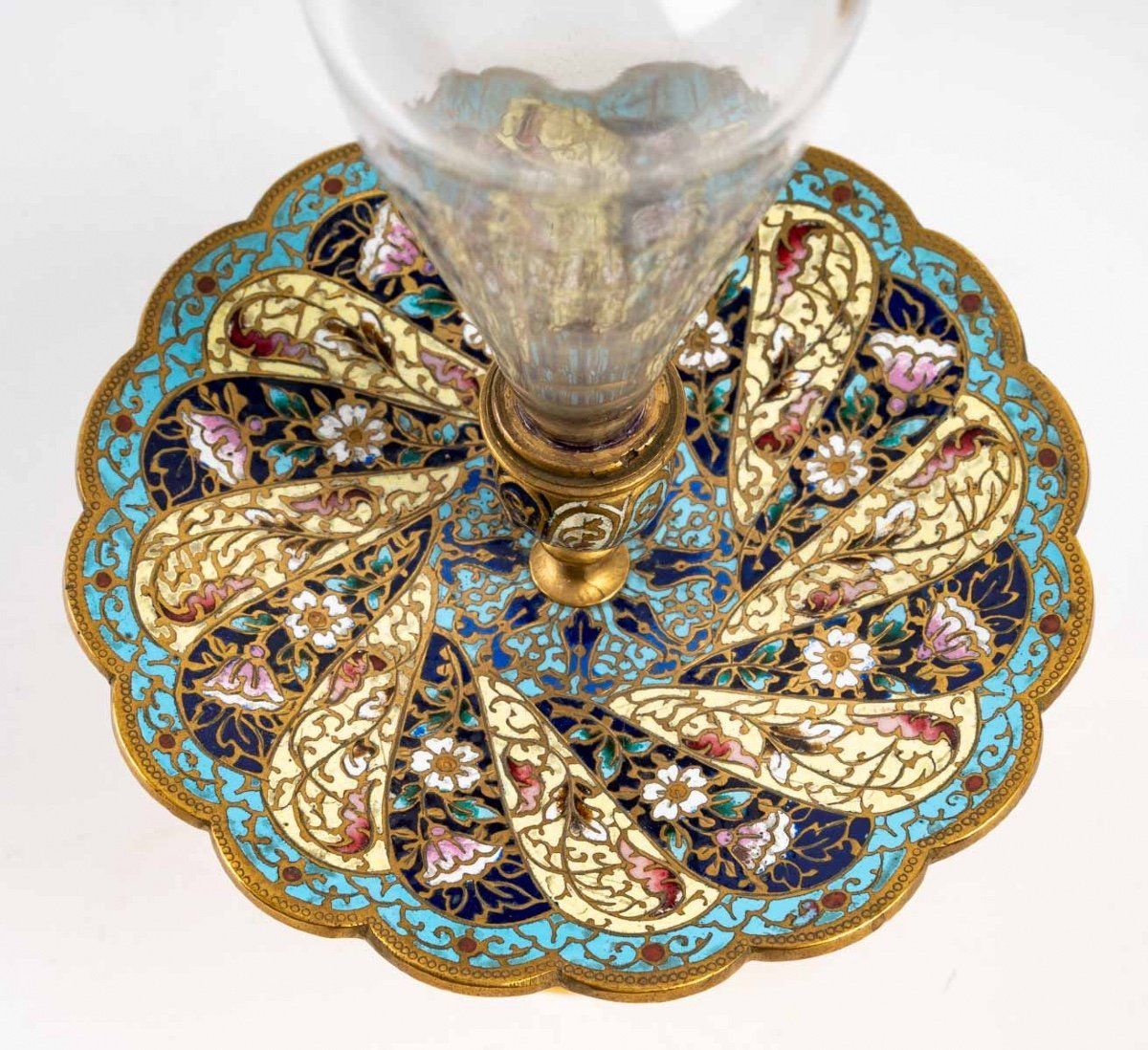 Paire de coupes en cristal avec Base en bronze doré et émail cloisonné fin du XIXe siècle — 5