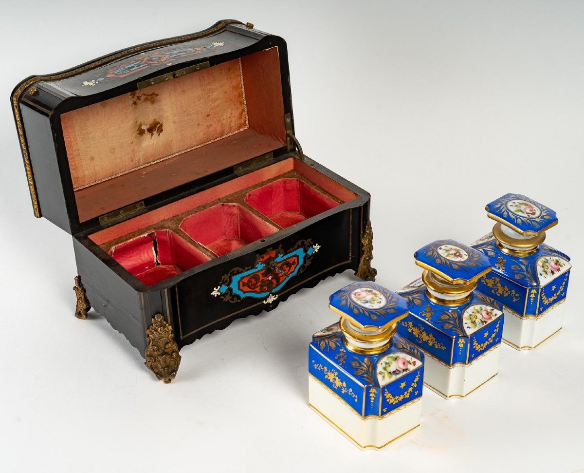 Coffret de Flacons de Parfums en ébène et marqueterie Boulle — 9