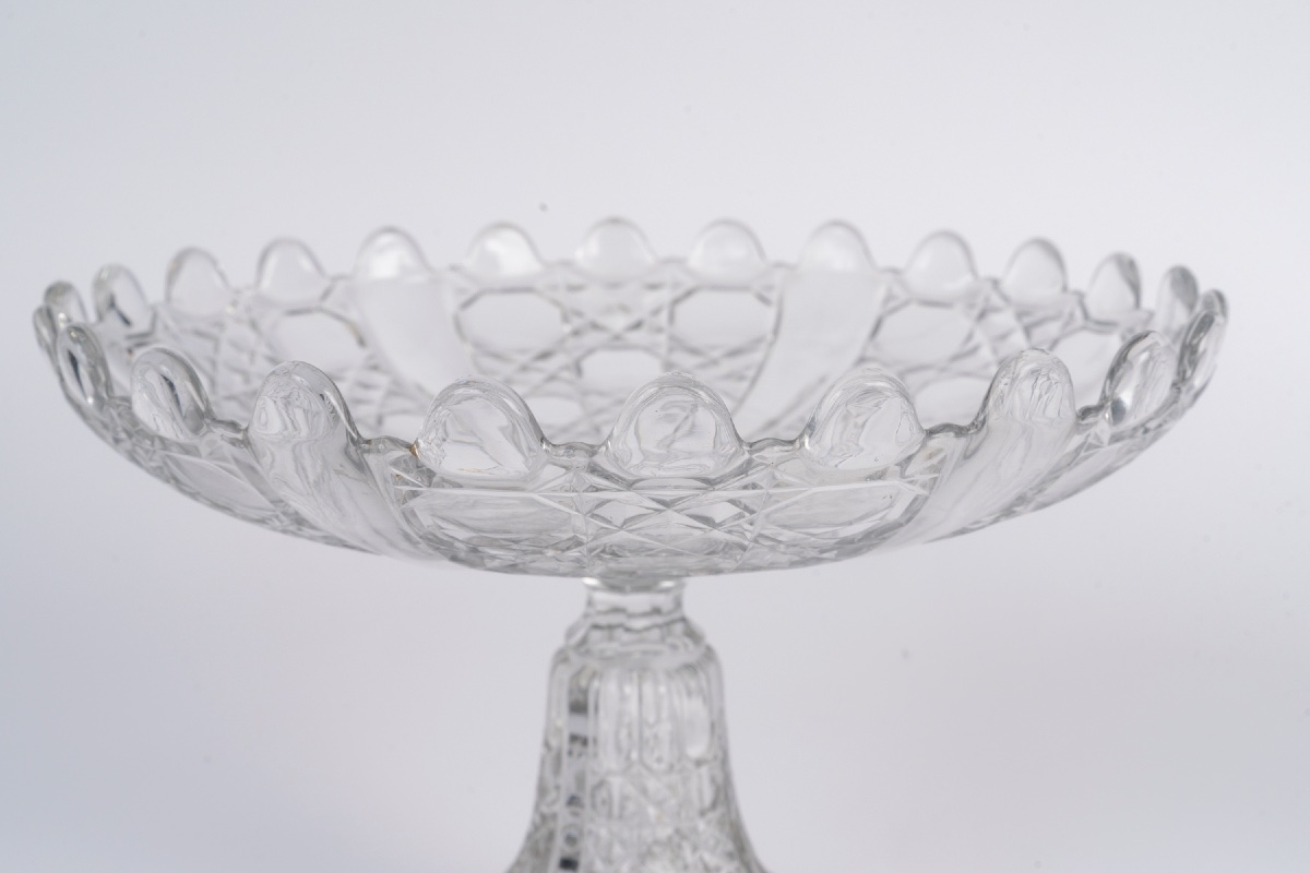 Une paire de coupes en cristal moulé — 3