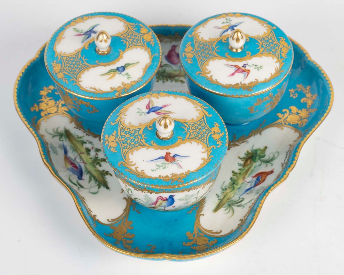 Un crémier en porcelaine de Sèvres, époque XVIIIe siècle — 6