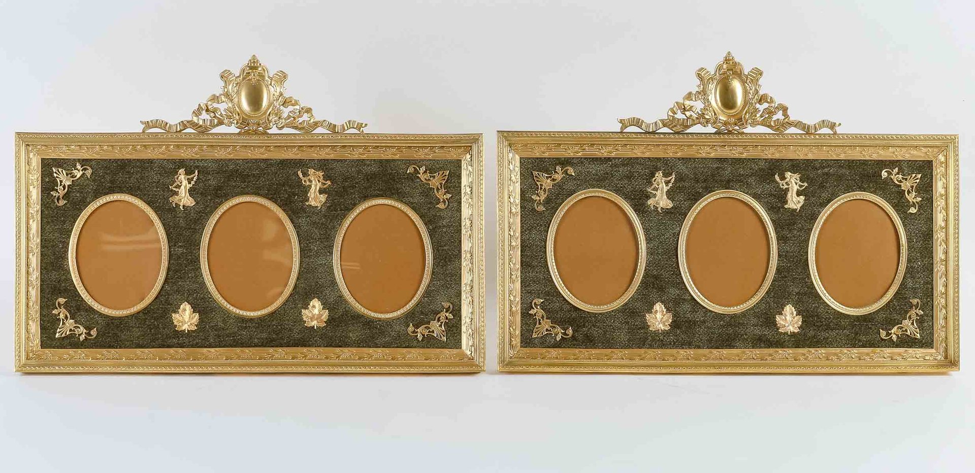 Une paire de cadres photos en bronze doré fin du XIXe siècle — 7