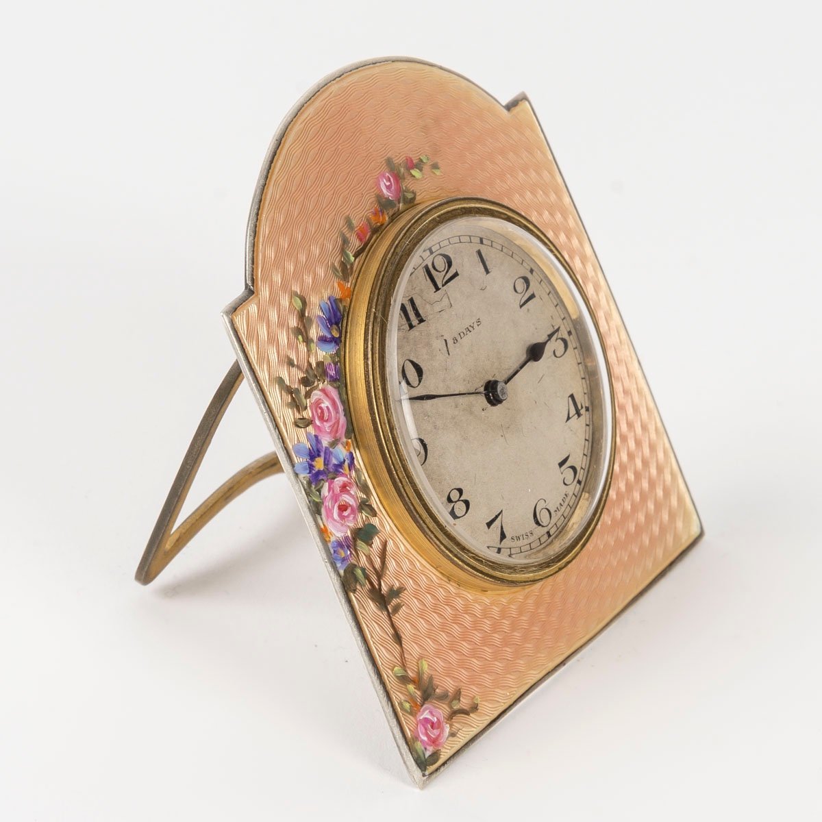 Une pendule miniature en émail, début du XXe siècle