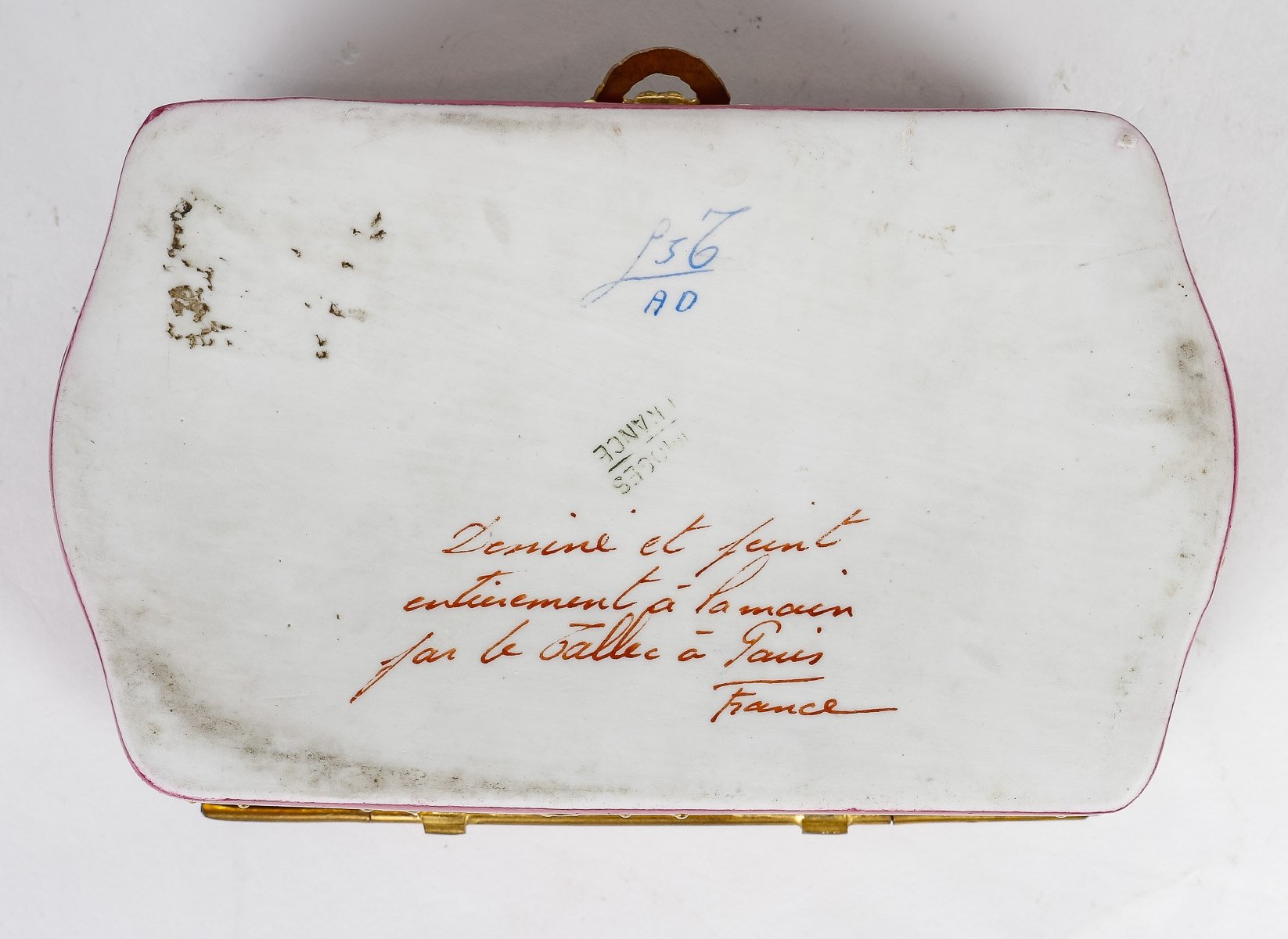 Un coffret en porcelaine de Limoges — 8