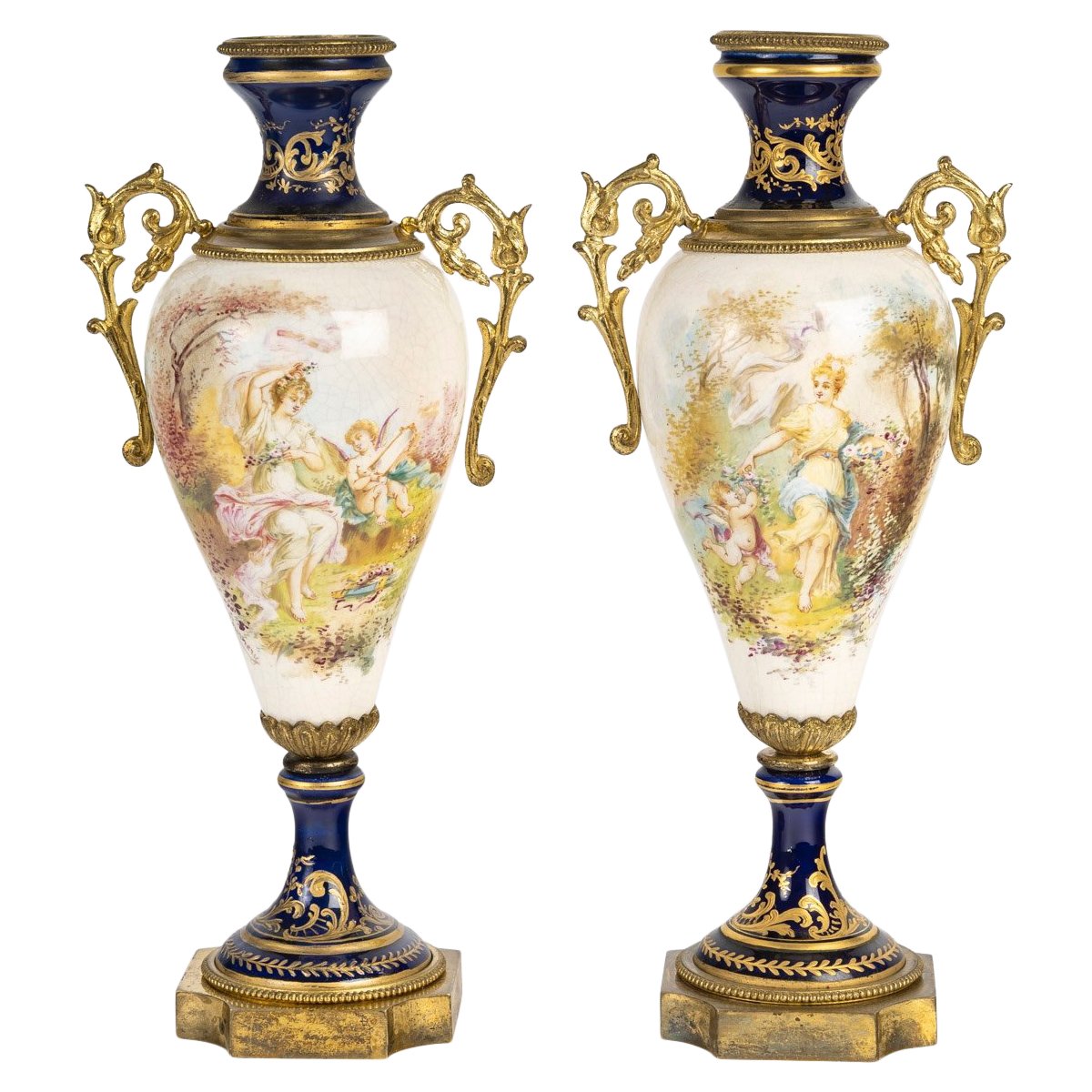 Une paire de vases en porcelaine et Faïence, Sèvres fin du XIXe siècle — 2