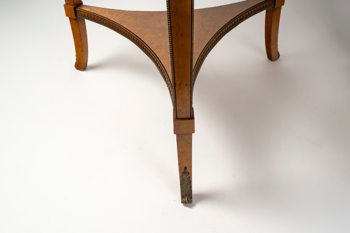 Une paire de tables ronde de salon, 1900 — 13