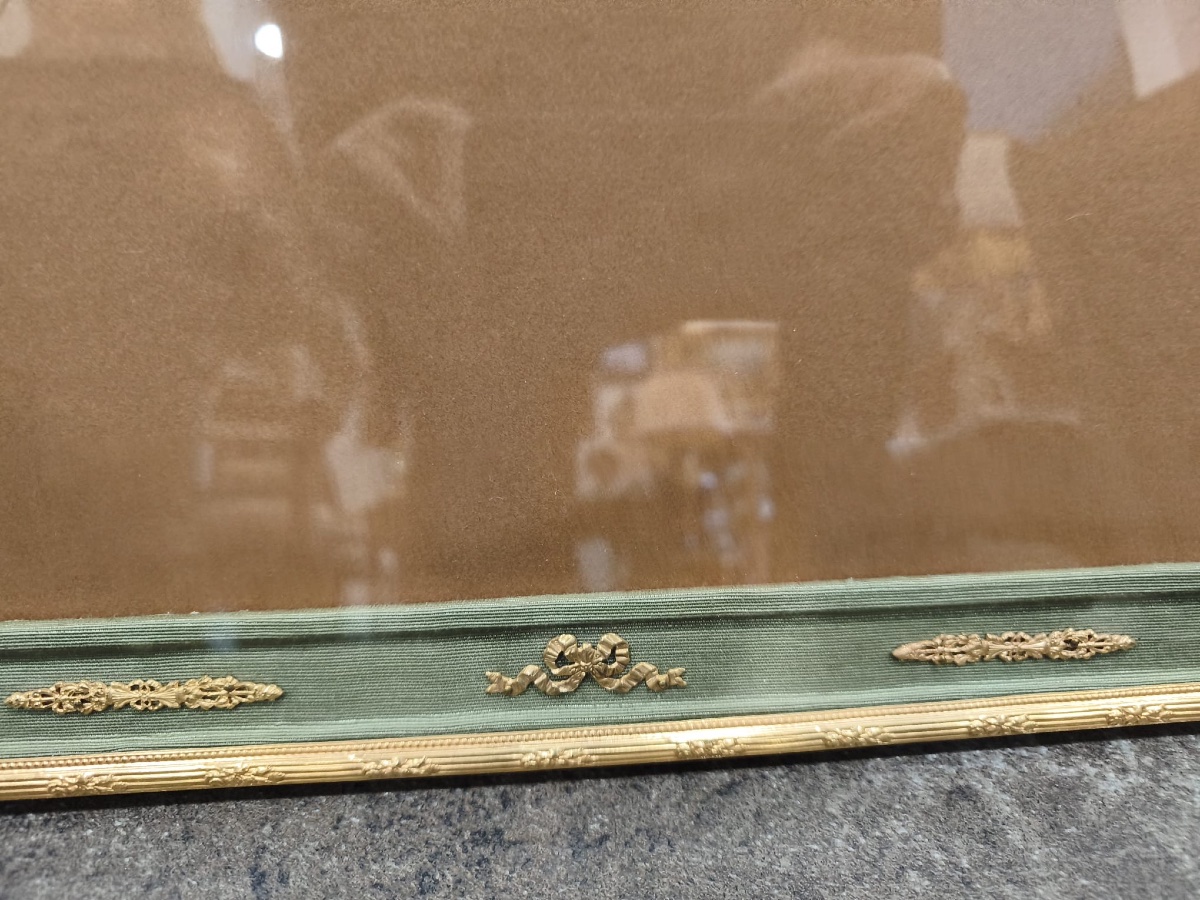 Grand cadre photo en bronze doré de style Louis XVI, fin du XIXe siècle — 11