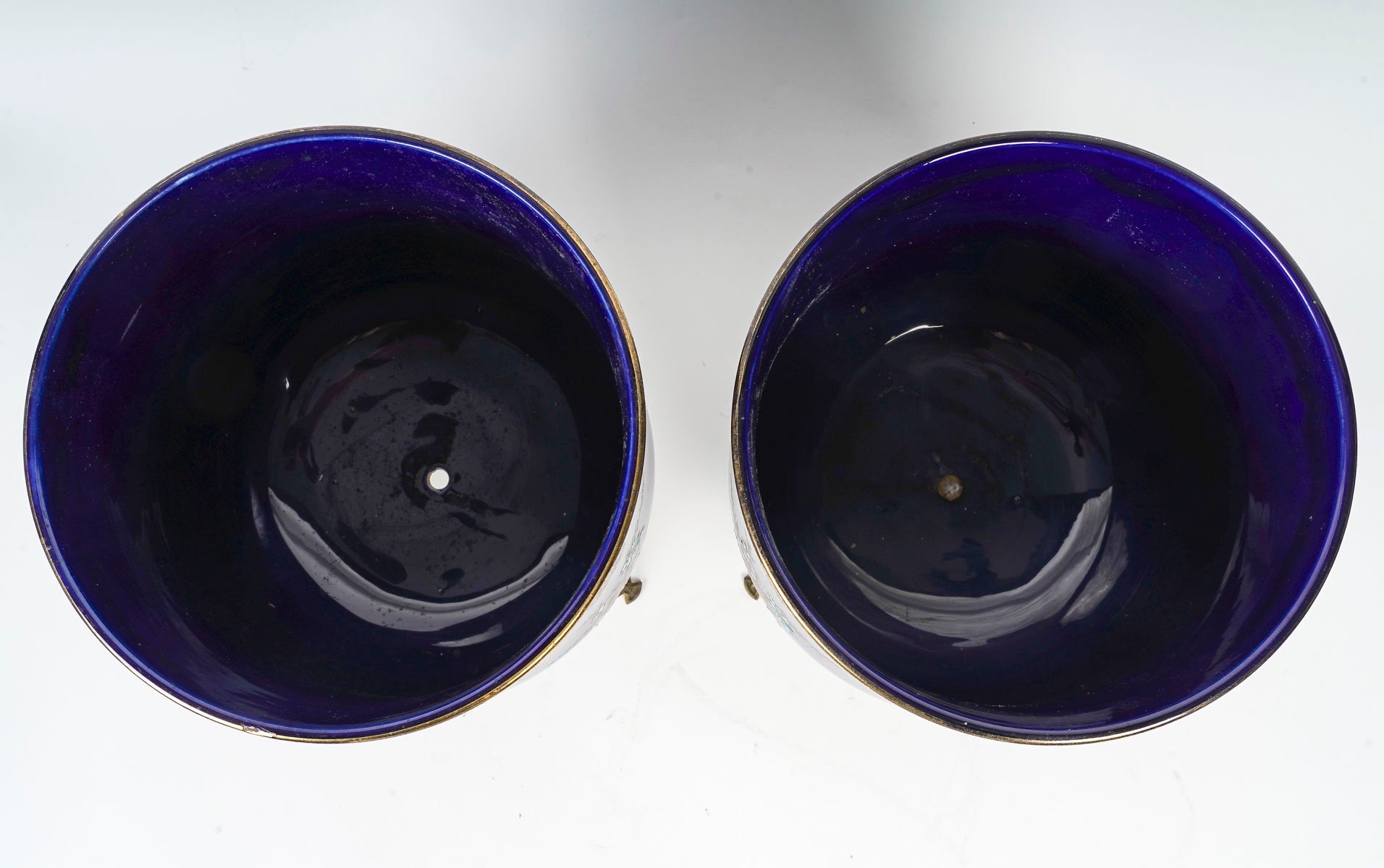Une paire de cache-pots en porcelaine BFK — 6