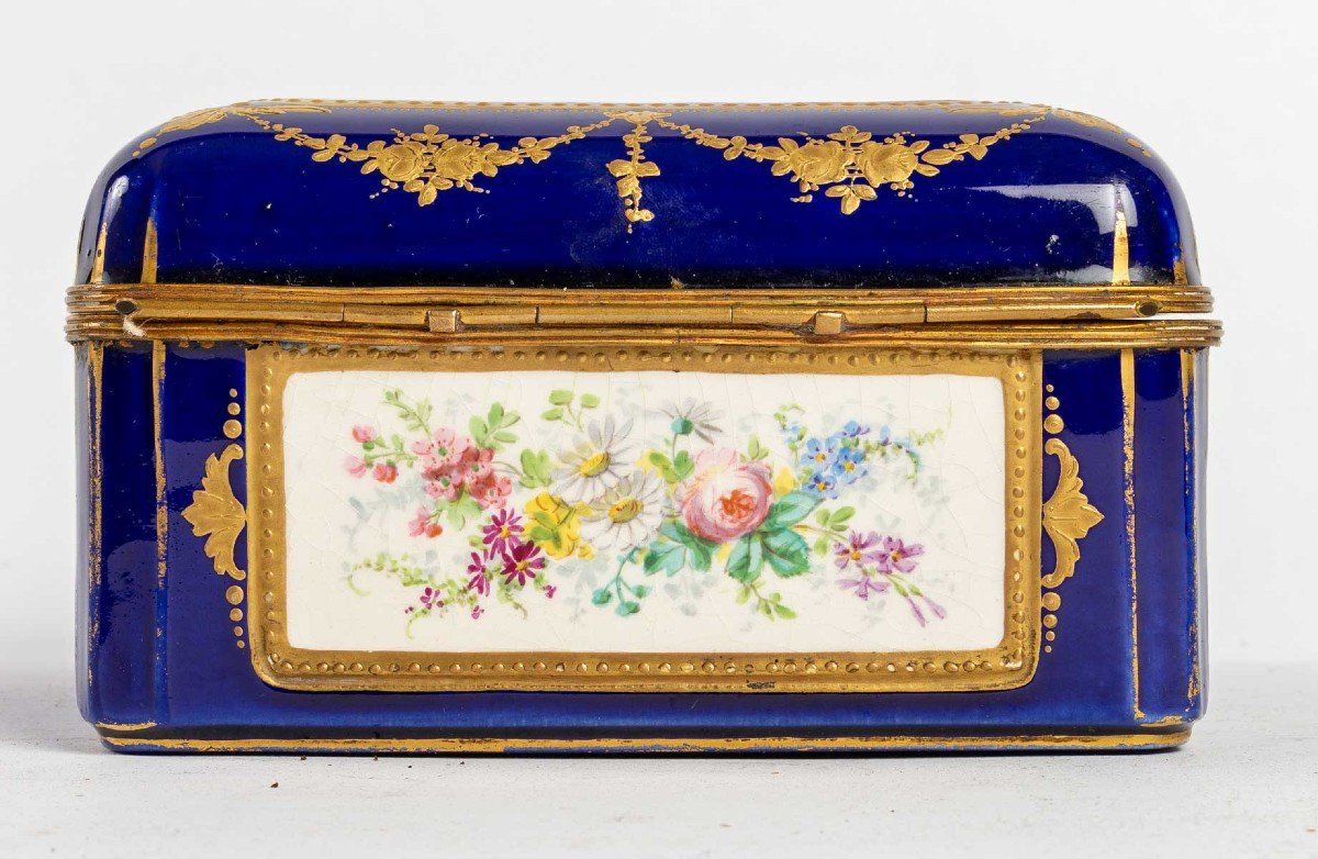 Coffret en porcelaine bleu fin du XIXe siècle — 10