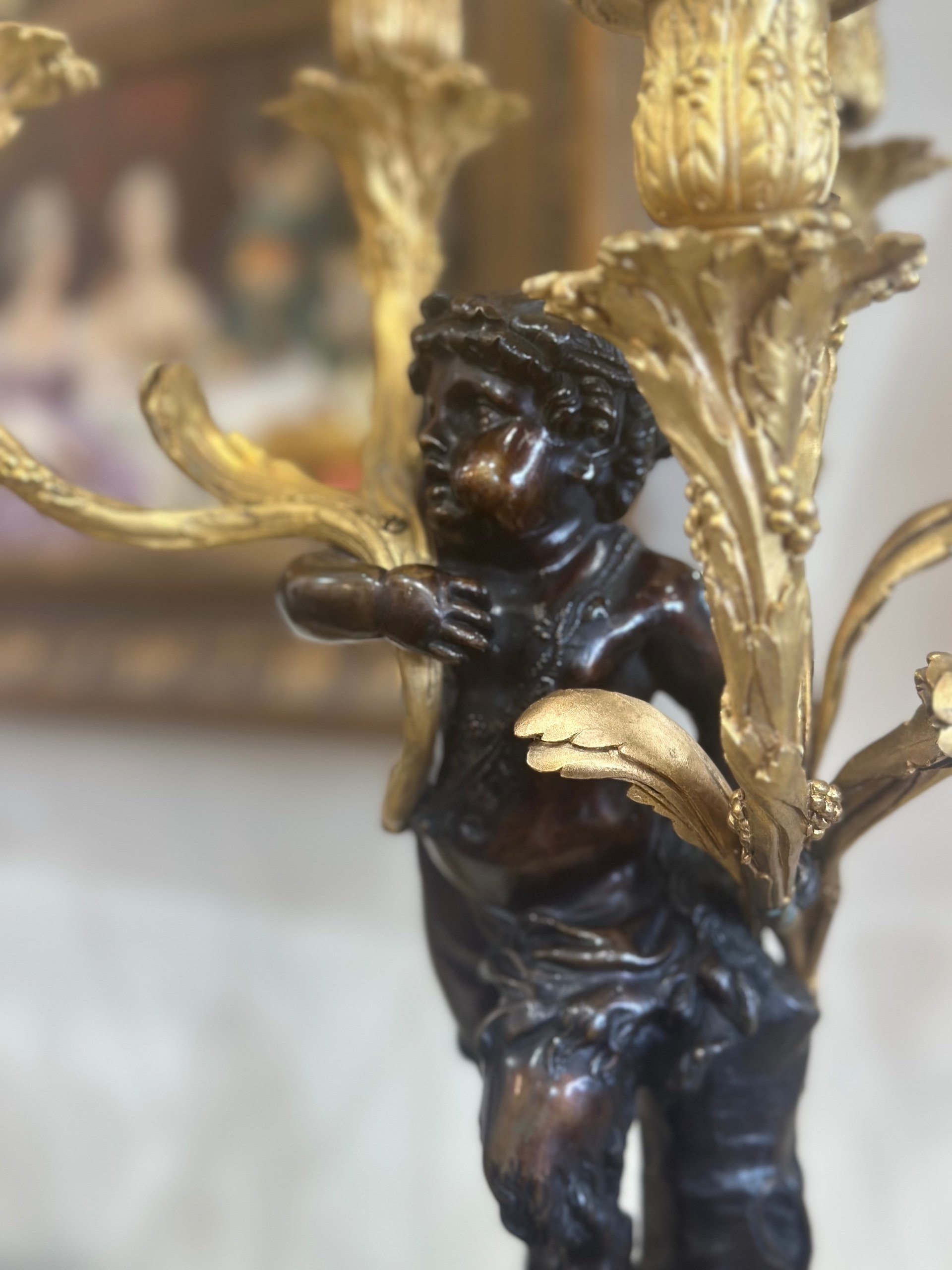 Une Importante paire de lampes en bronze doré circa 1880 — 11