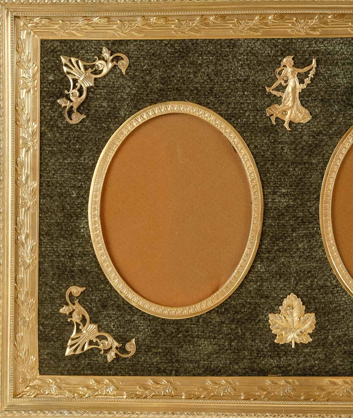 Une paire de cadres photos en bronze doré fin du XIXe siècle — 9