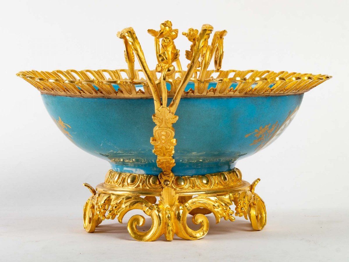 Une coupe en porcelaine de style Sèvre, fin du XIXe siècle — 6