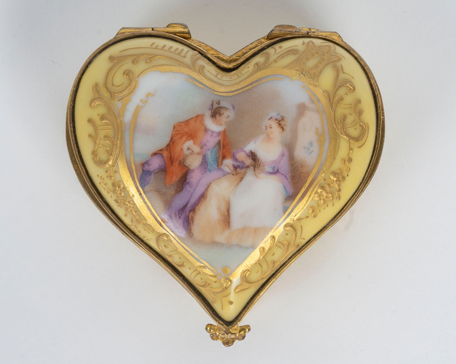 Miniature coffret en forme de coeur en porcelaine Meissen, fin du XIXe siècle — 14