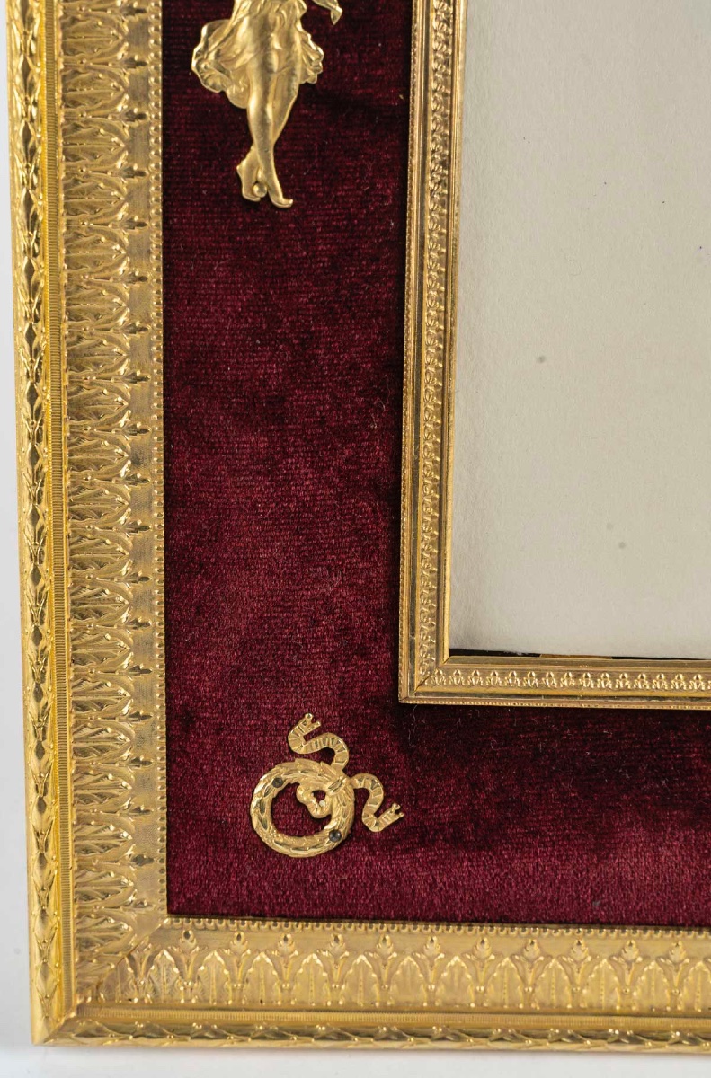 Grand cadre photo Napoléon III en bronze doré et velours – XIXe siècle — 8