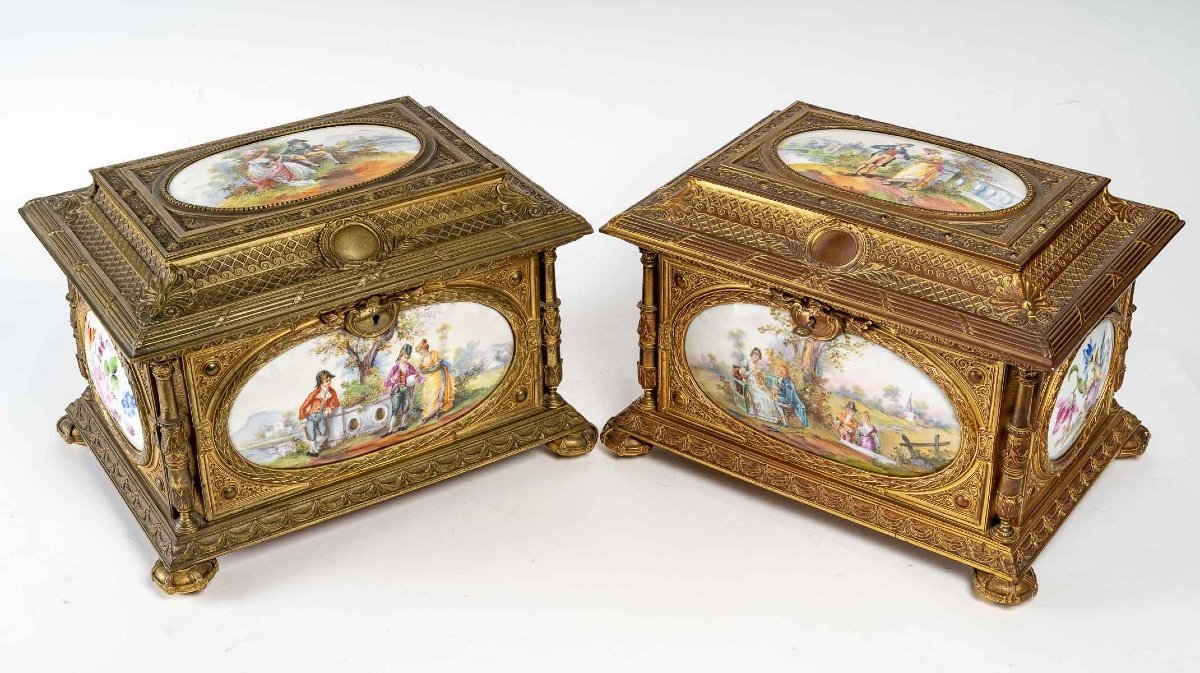 Importante paire de coffrets A bijoux en bronze doré et Plaques en porcelaine XIXe siècle — 5