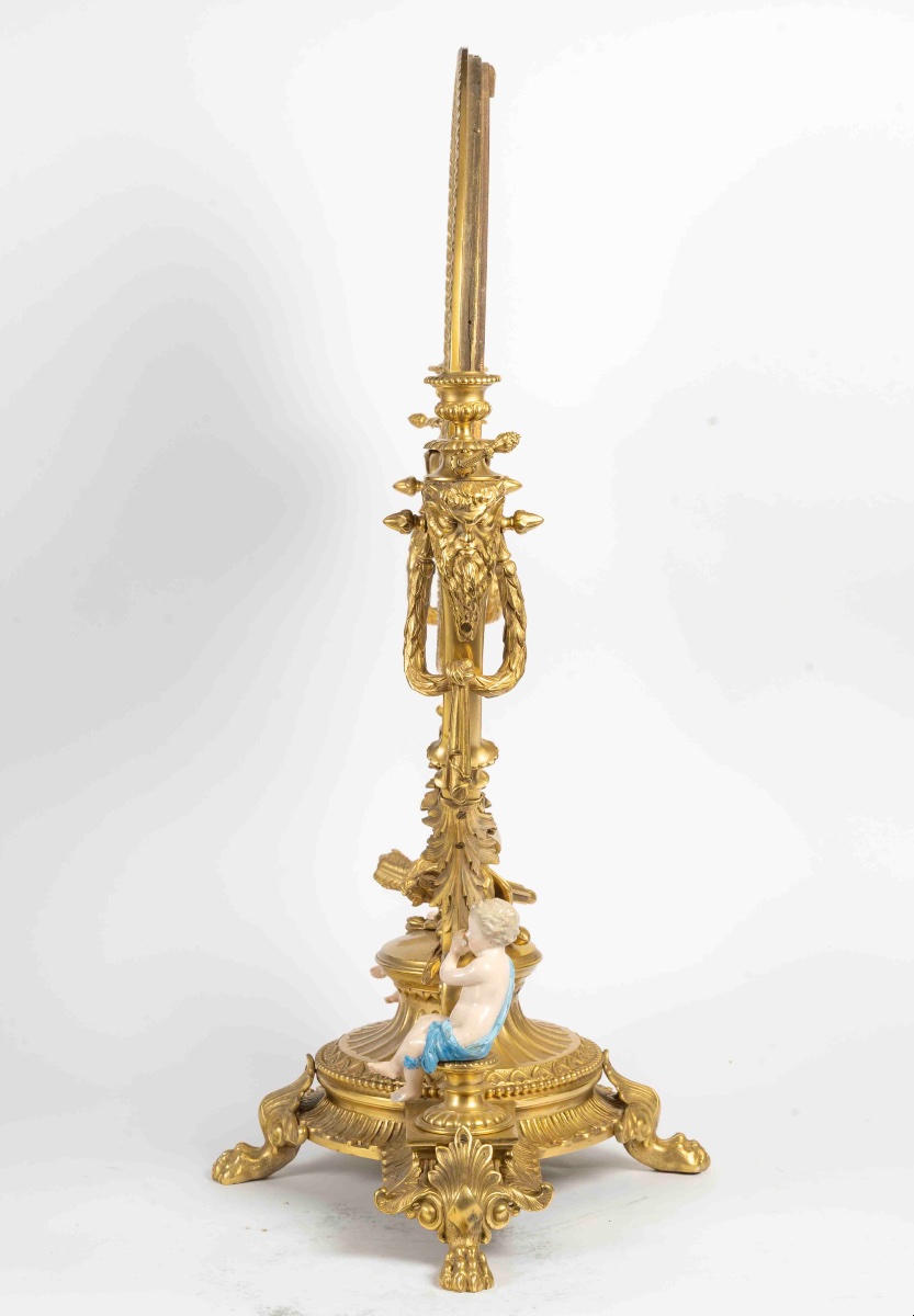 Un grand miroir de table en bronze doré et sculpture en porcelaine, fin du XIXe siècle — 12
