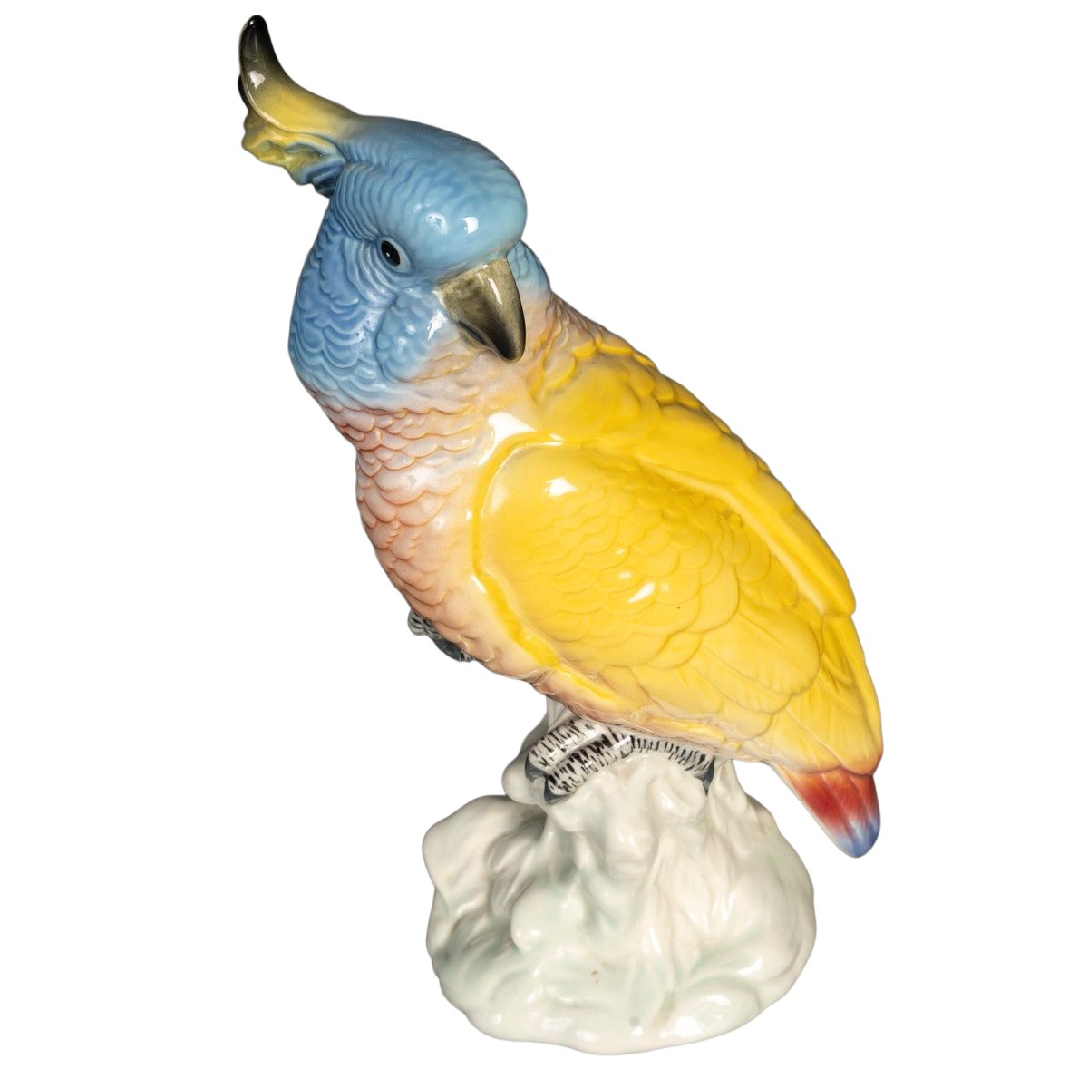 Une sculpture de perroquet en porcelaine, début du XXe siècle — 10