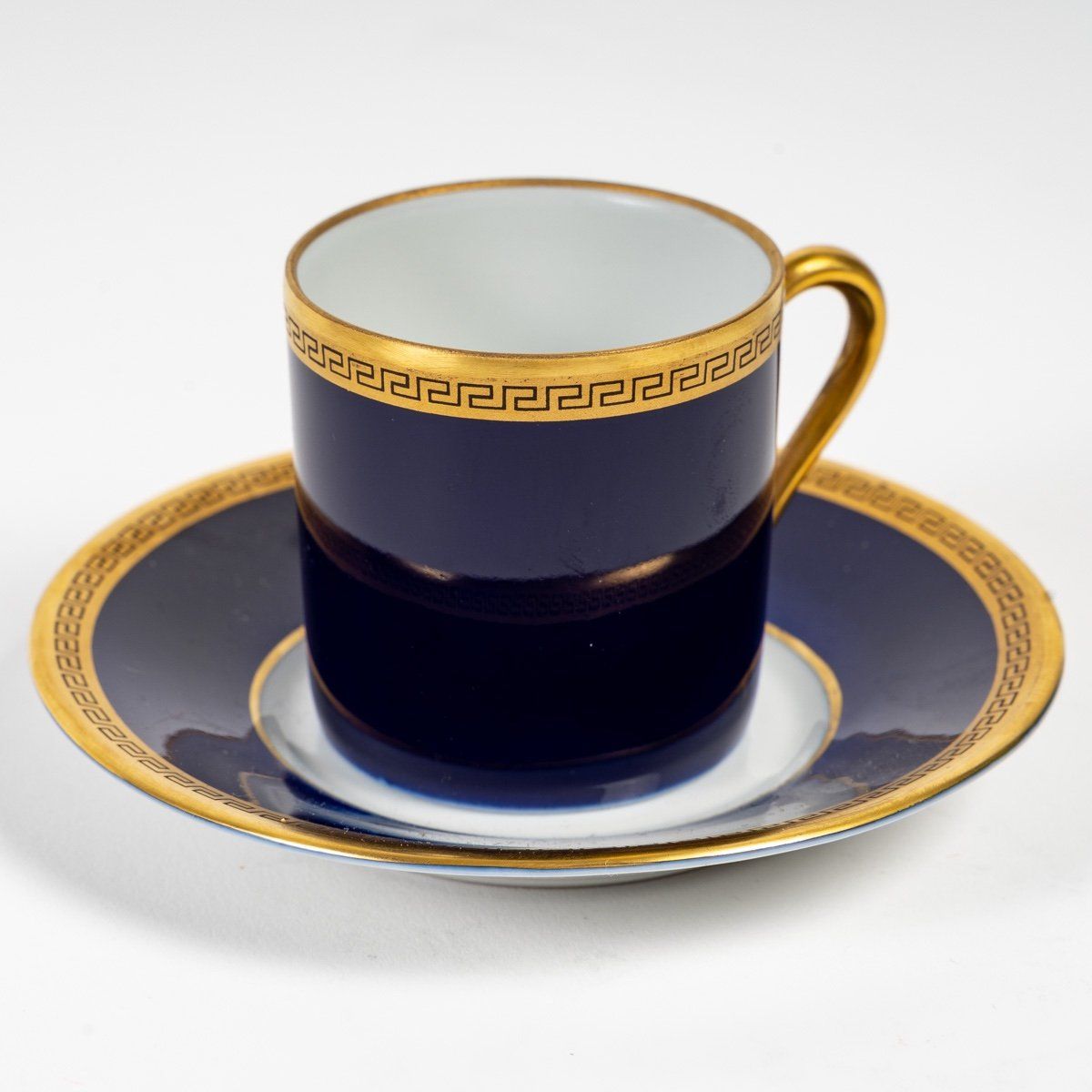Série de Tasses et sous-tasses en porcelaine de Limoges — 7