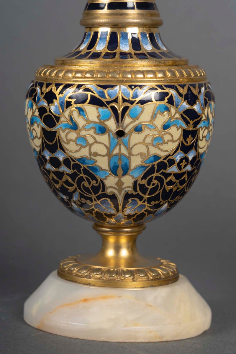 Une paire de petits vases en bronze et émail cloisonné fin du XIXe siècle — 12