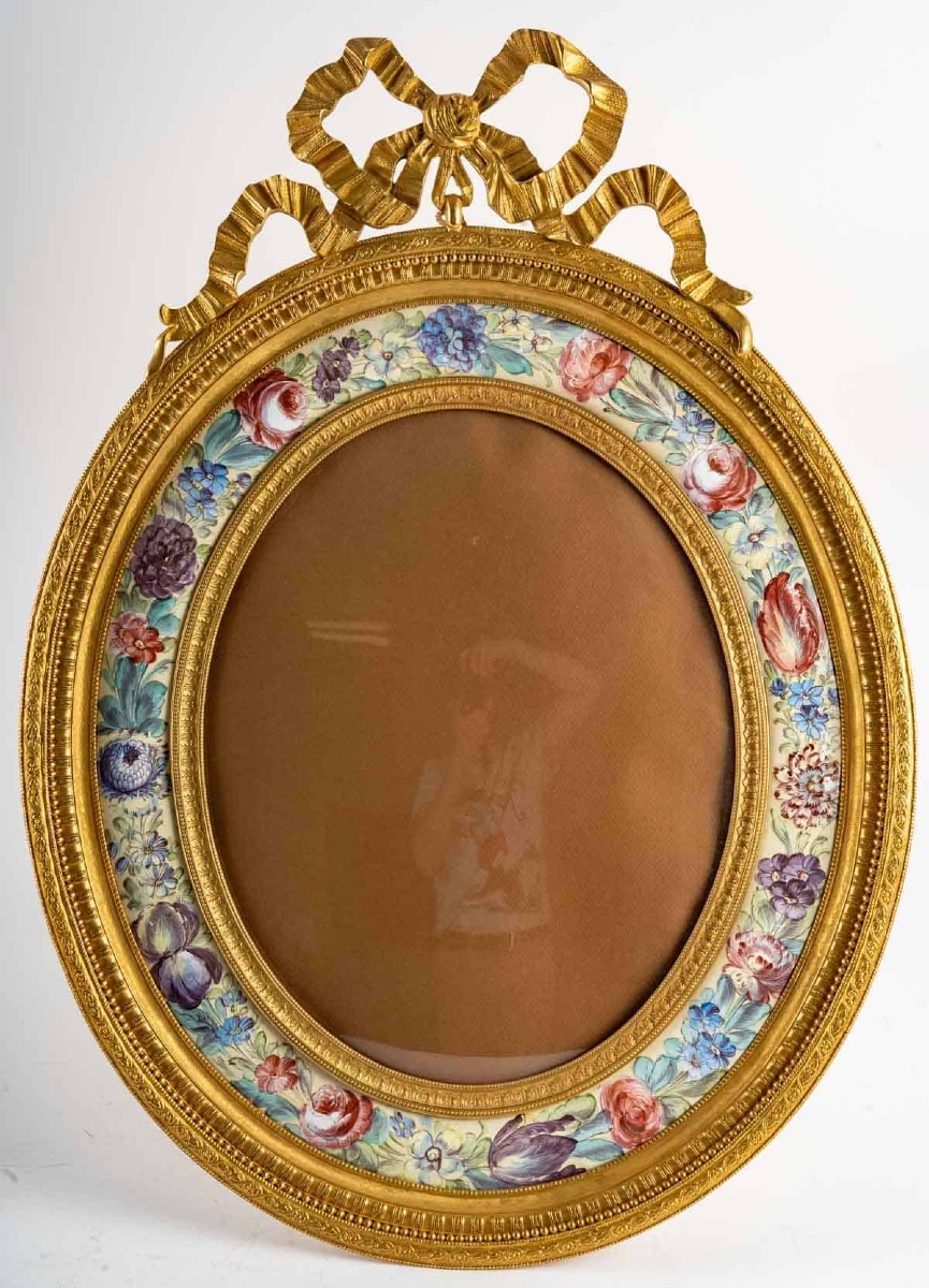 Une paire de cadres en émail et bronze doré, XIXe siècle — 3