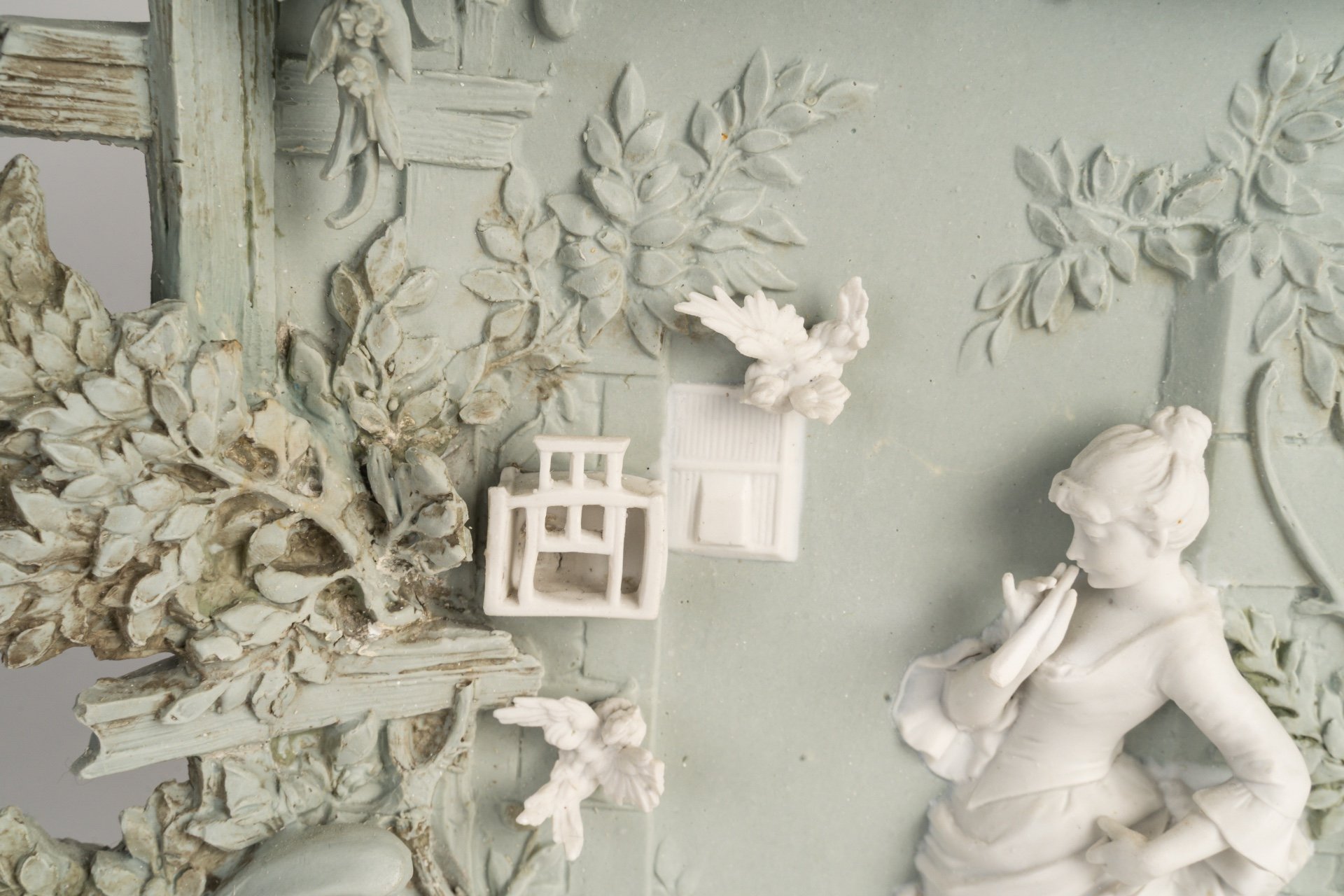 Une coupe cache pot, en porcelaine de Wedgwood, fin du XIXe siècle — 20