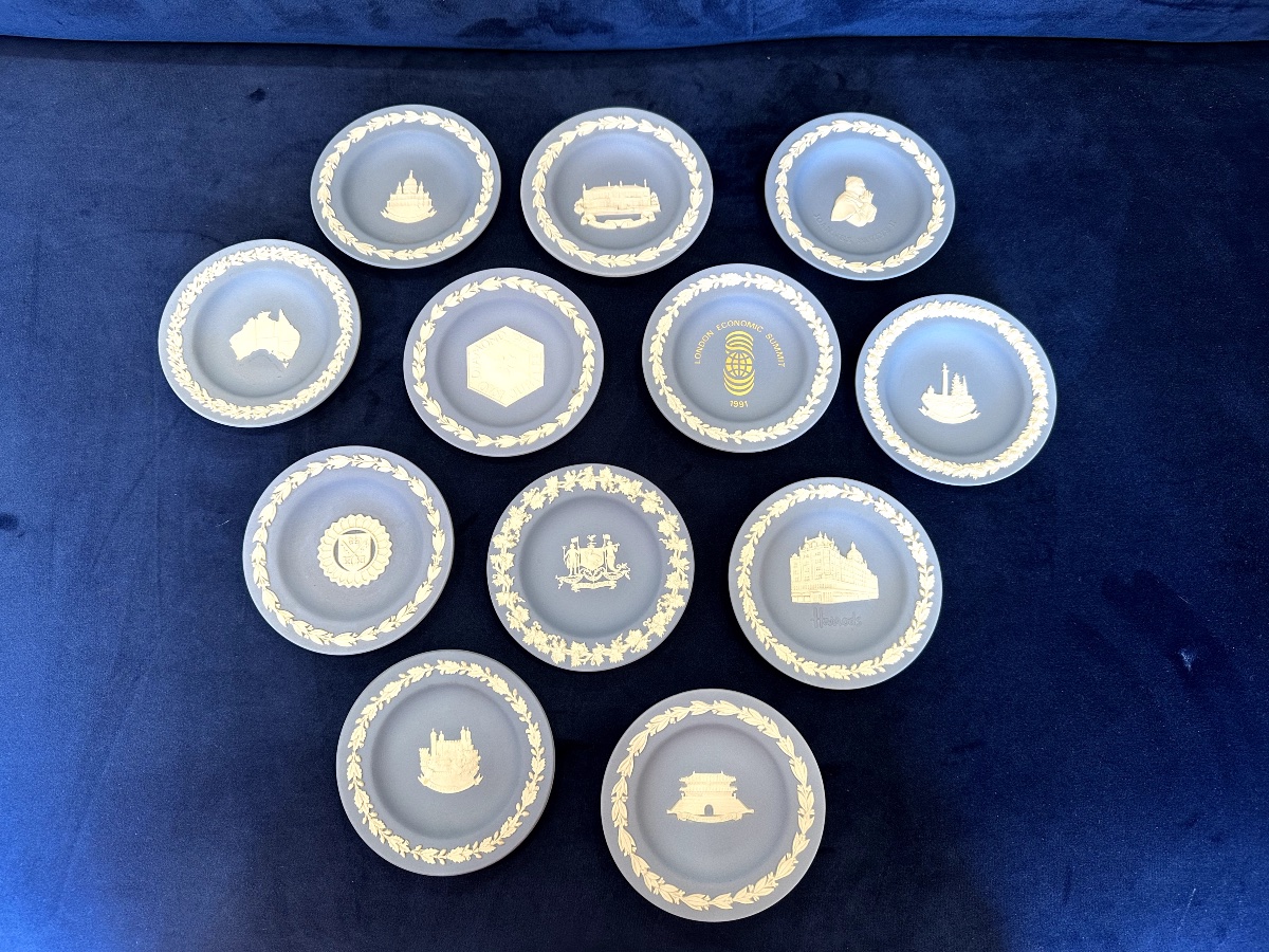 11 coupes Commémorative Wedgwood Jasperware – Made in England — 6