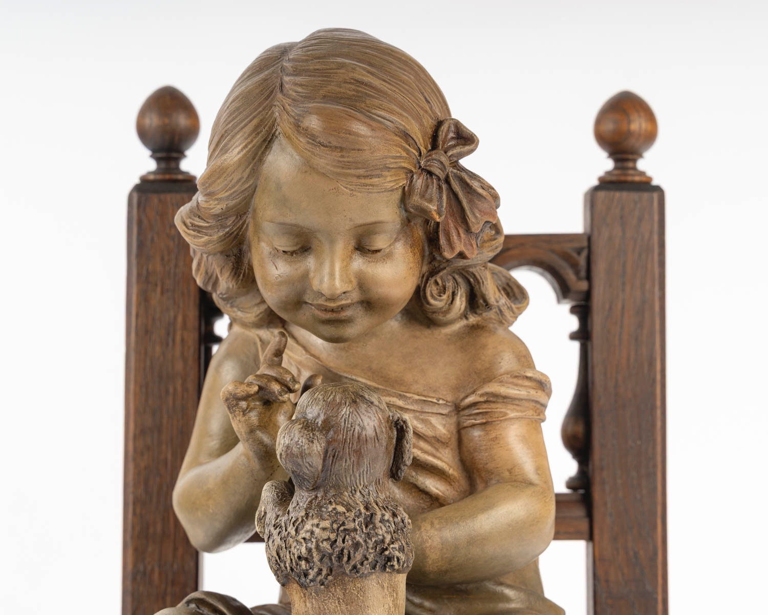 Une sculpture en terre cuite — 12