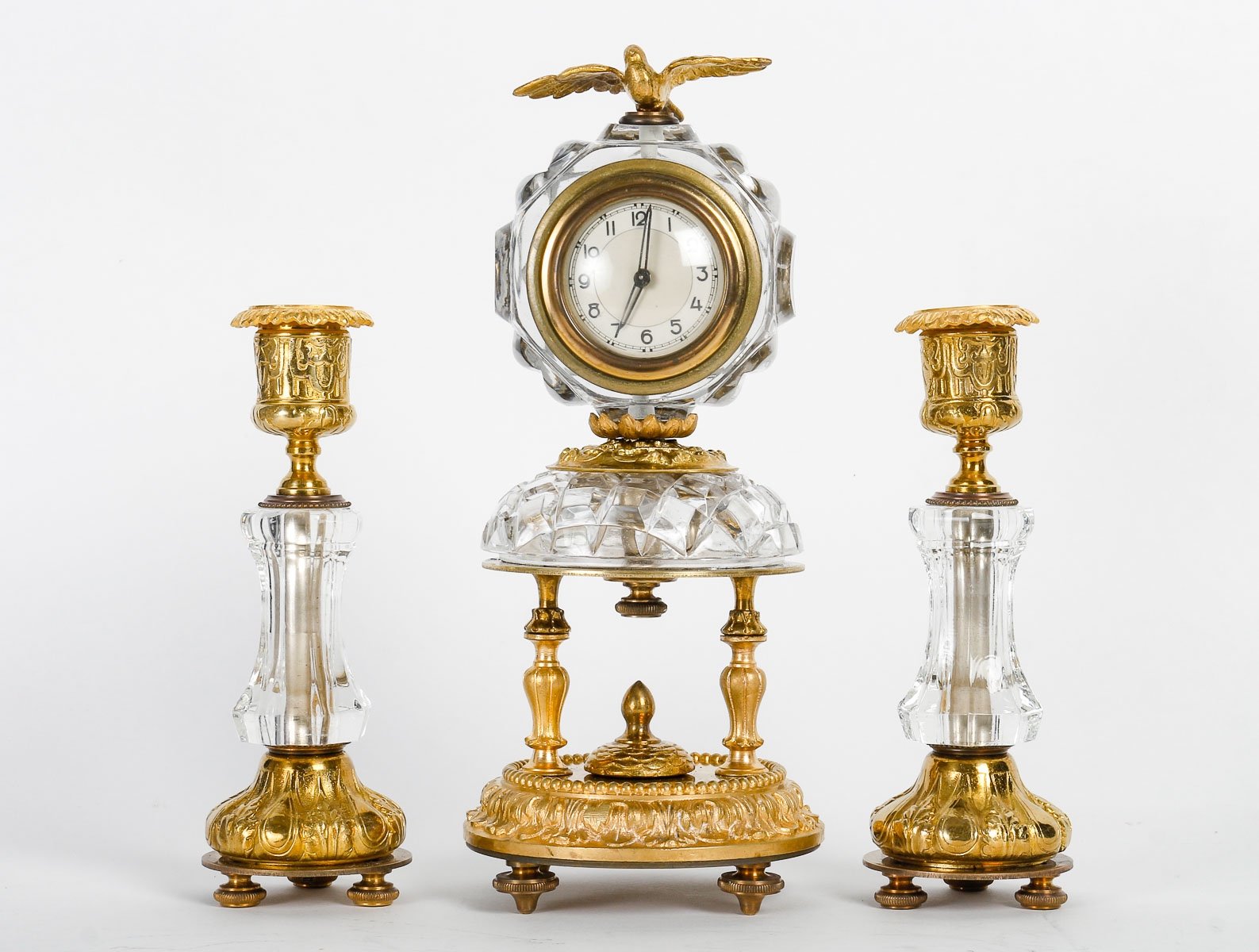 Une garniture de cheminée bronze doré et cristal Baccarat fin du XIXe siècle — 3