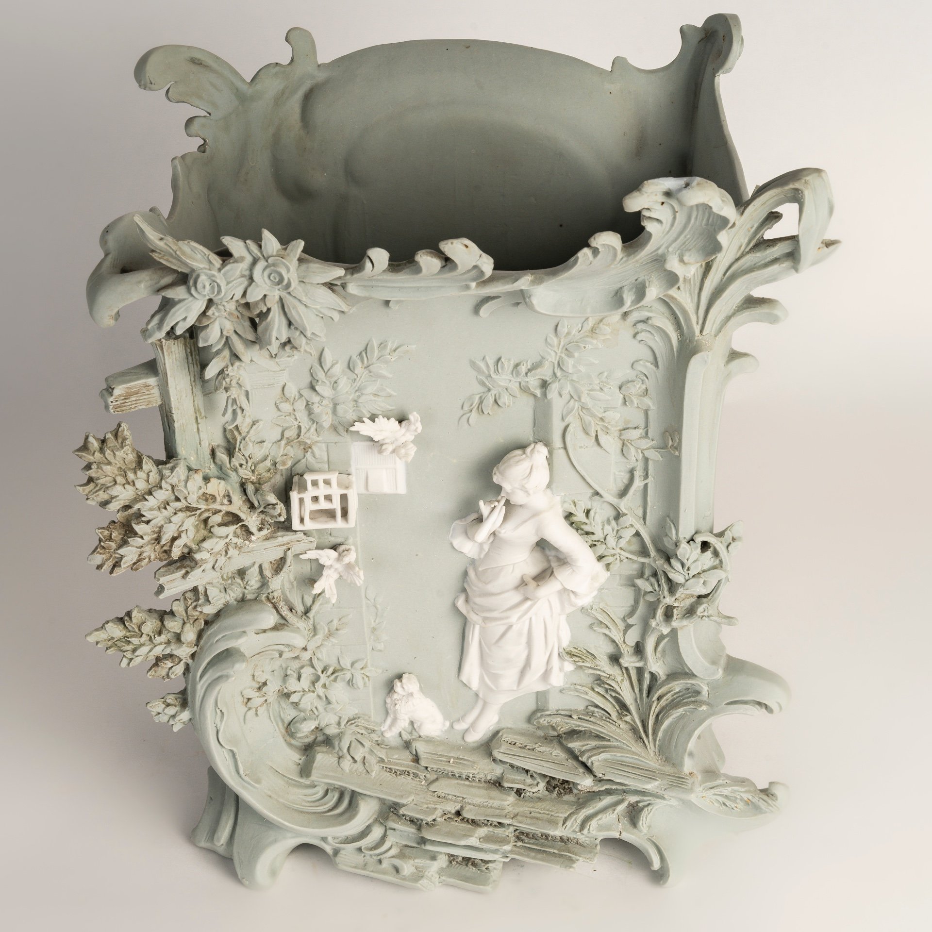 Une coupe cache pot, en porcelaine de Wedgwood, fin du XIXe siècle — 15