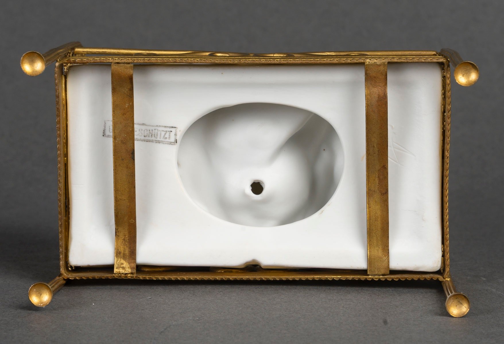 Un biscuit de petit enfant dans son lit, Autrichien art nouveau — 20