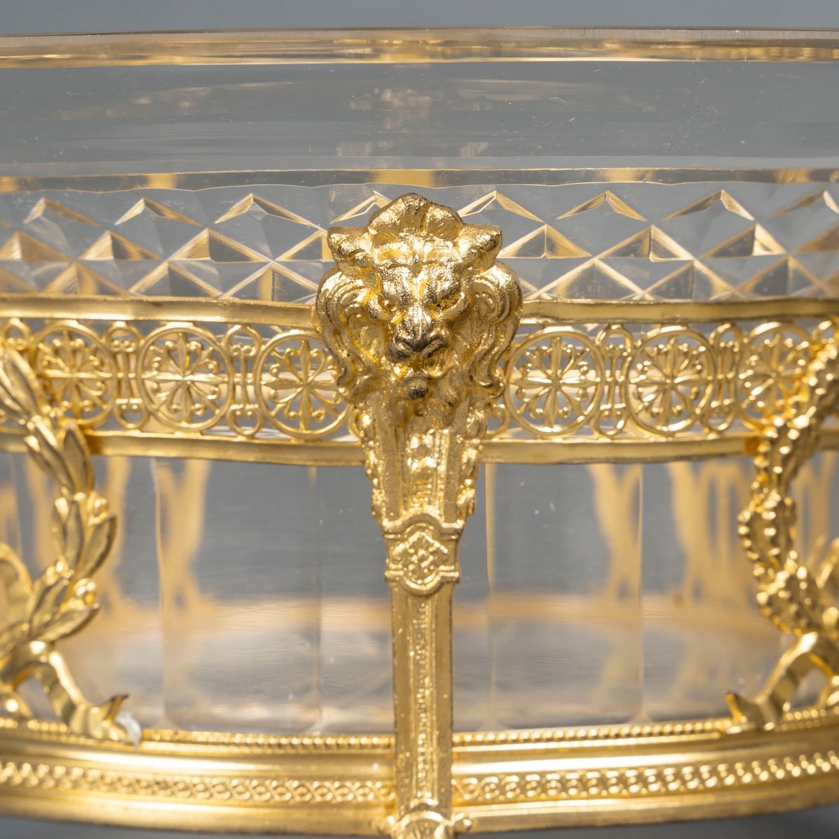 Une belle coupe en cristal et bronze doré, fin XIXé siècle — 7