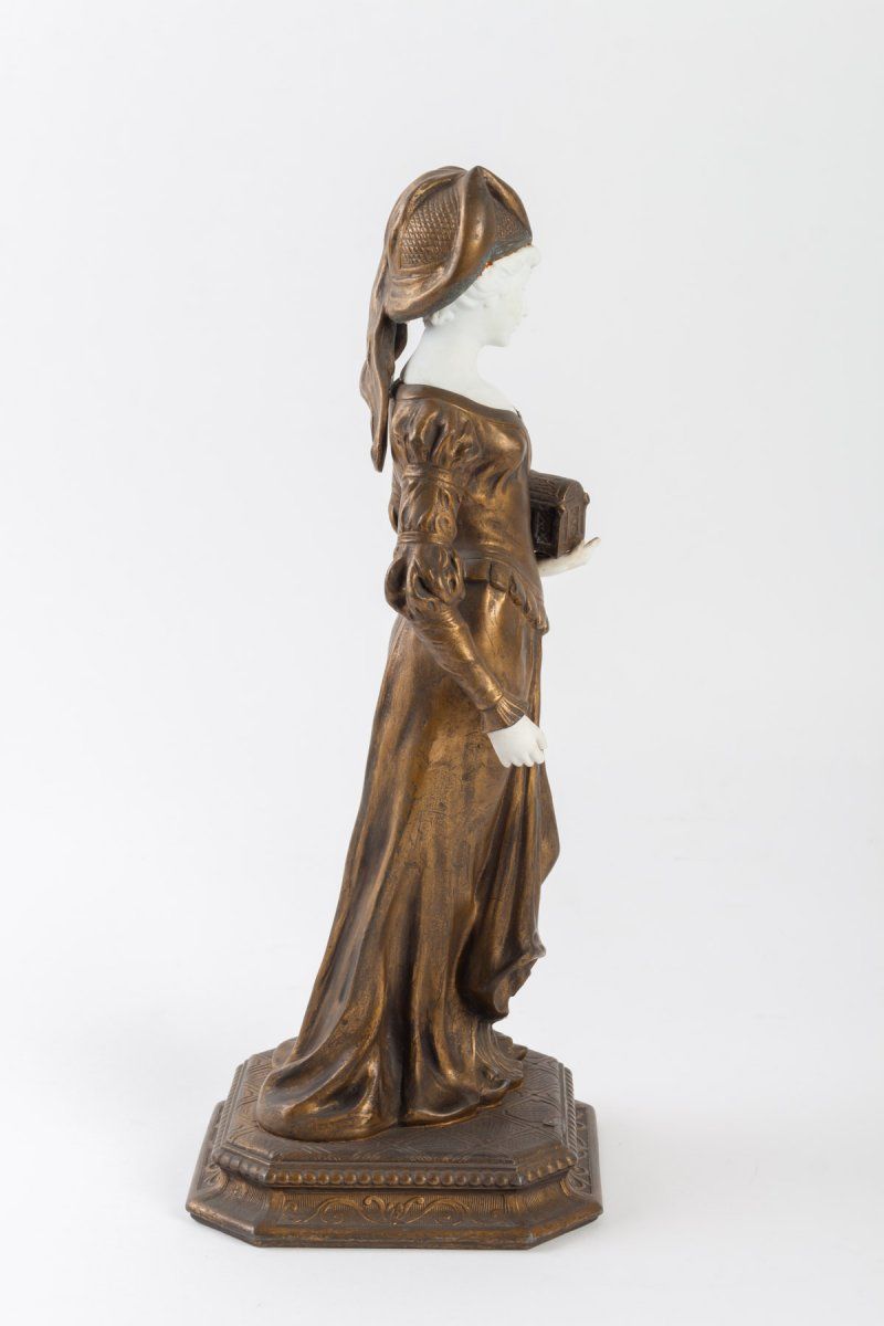 Statue d’une élégante — 5