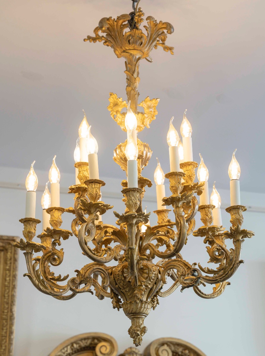 Paire de lustres en bronze doré de style Louis XV époque fin du XIXe siècle — 6
