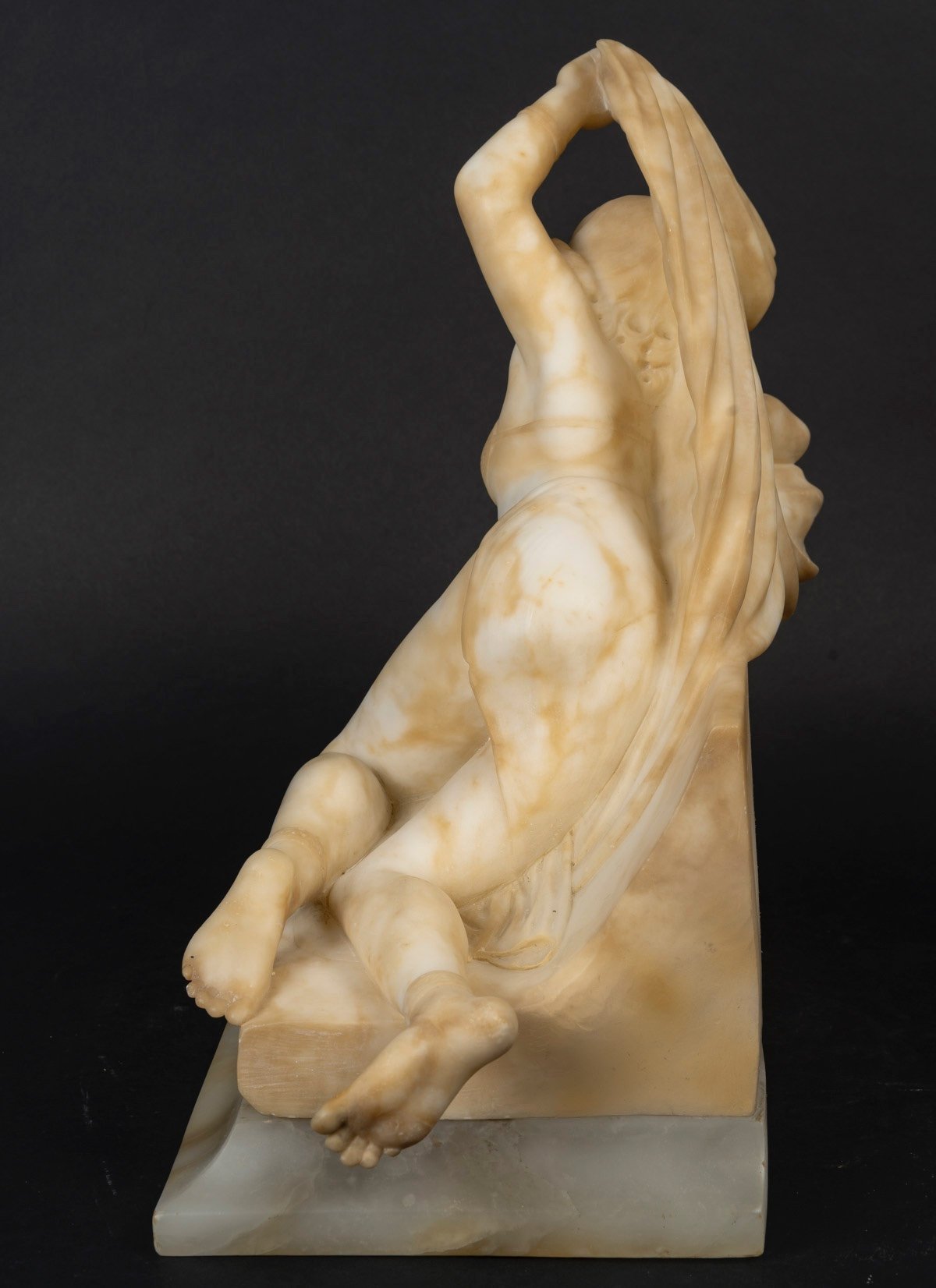 Une sculpture en albâtre, fin du XIXe siècle — 25