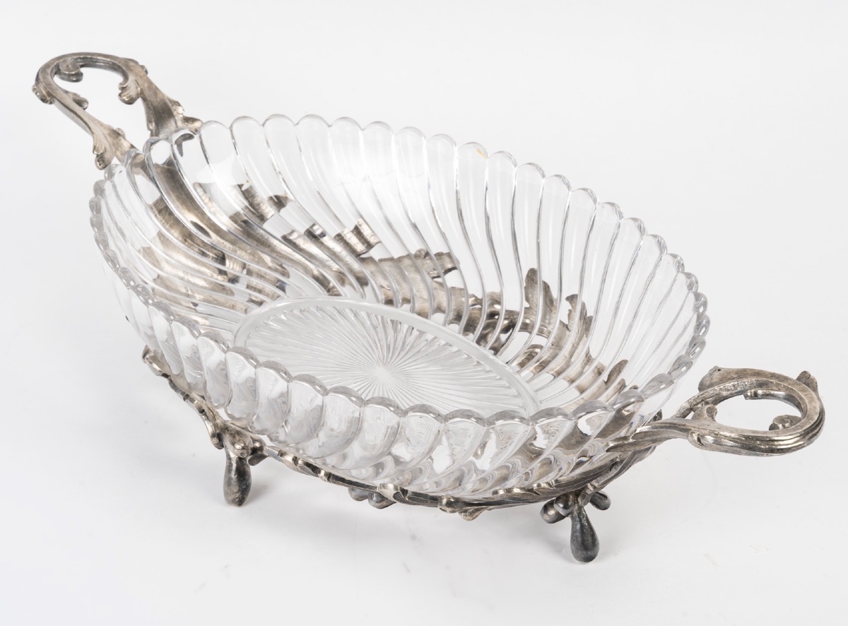 Une coupe jardinière en cristal Baccarat et bronze argenté, époque XIXe siècle — 12