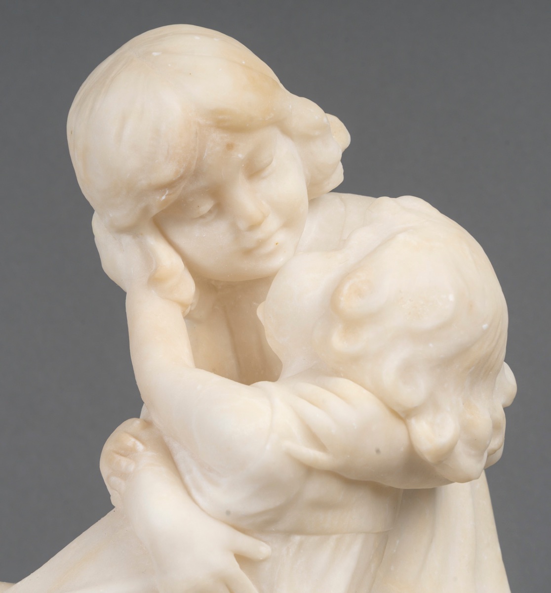 Sculpture en albâtre signée PUGIS – art nouveau, circa 1890–1910 — 3