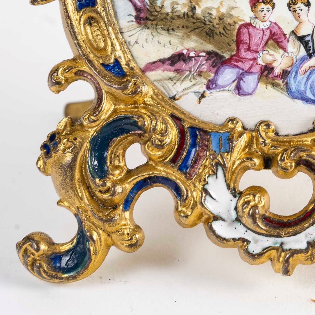 Miniature pendule en émail, fin du XIXe siècle — 9