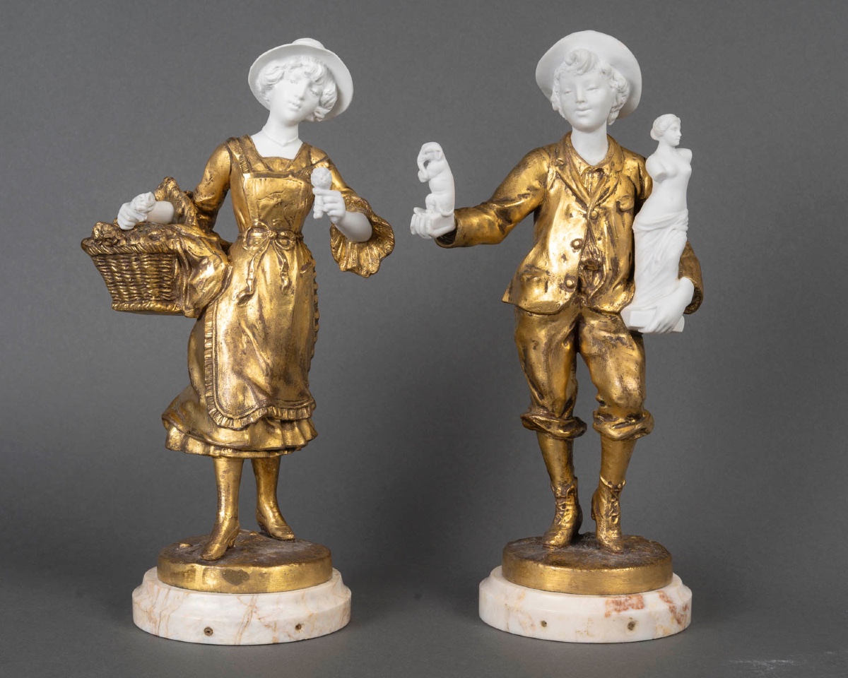 Une paire de sculptures en régule et biscuit, époque fin du XIXe siècle — 2