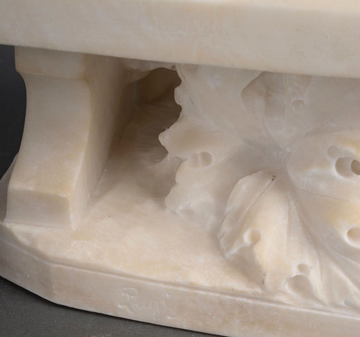 Sculpture en albâtre signée PUGIS – art nouveau, circa 1890–1910 — 13