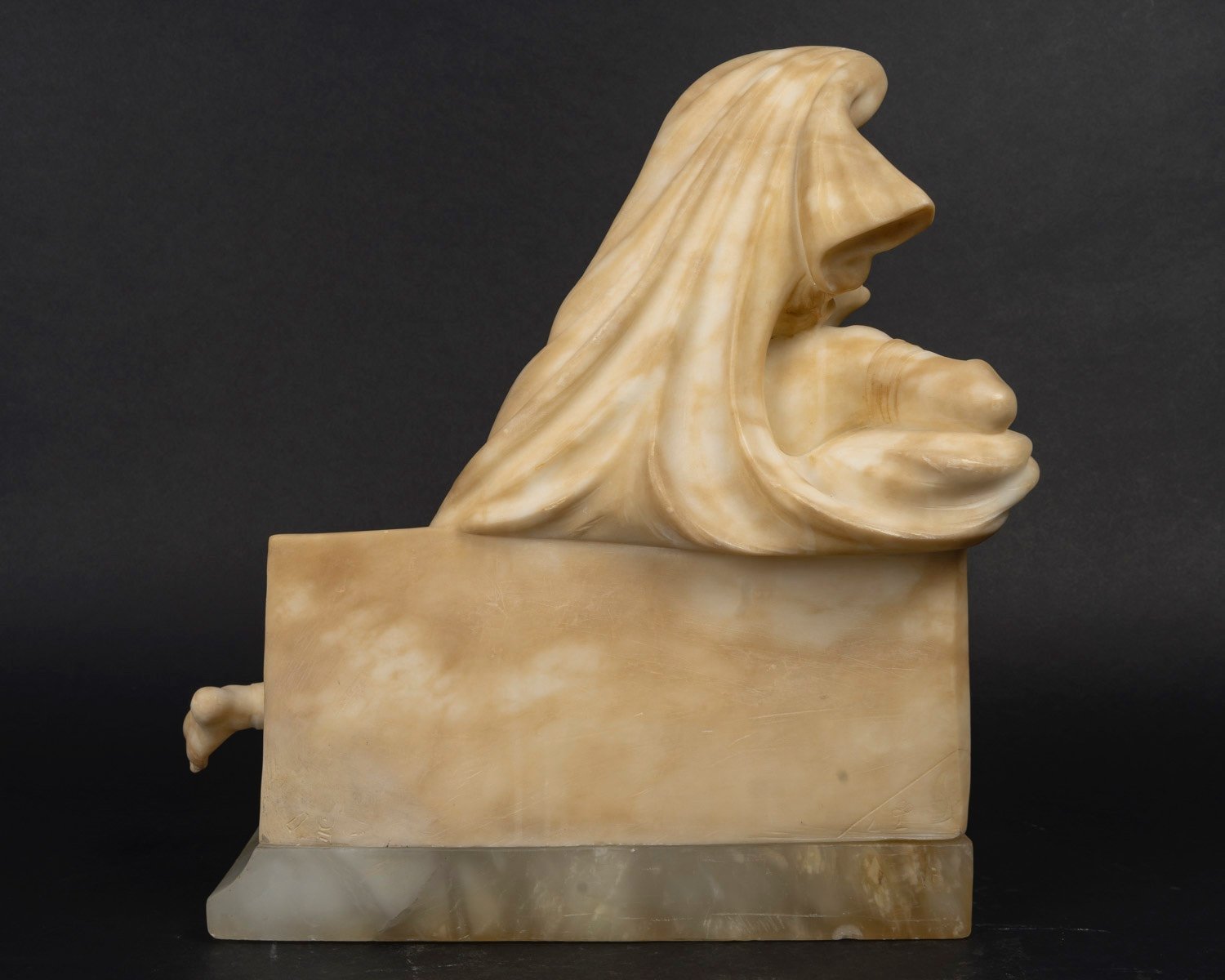 Une sculpture en albâtre, fin du XIXe siècle — 22
