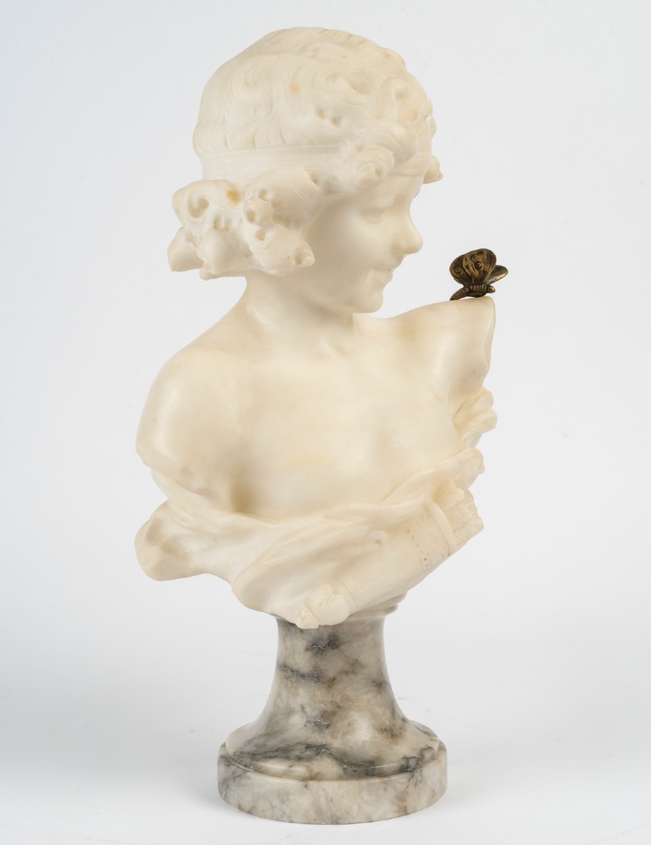 Buste en albâtre d’une jeune fille au papillon, Auguste Carli — 5