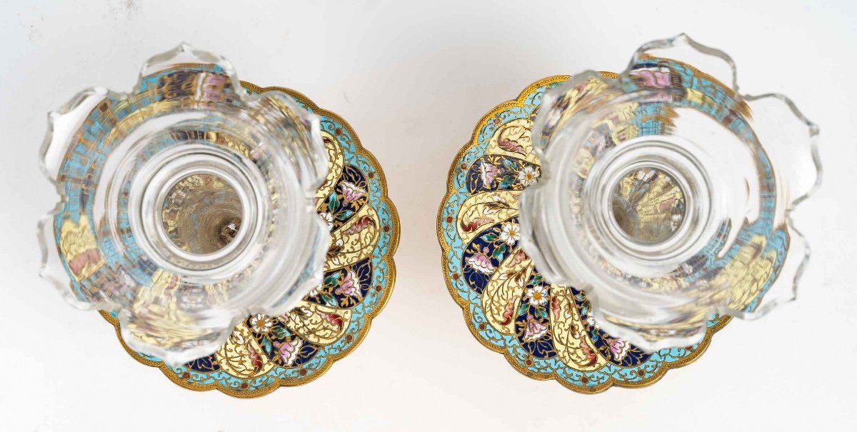 Paire de coupes en cristal avec Base en bronze doré et émail cloisonné fin du XIXe siècle — 4