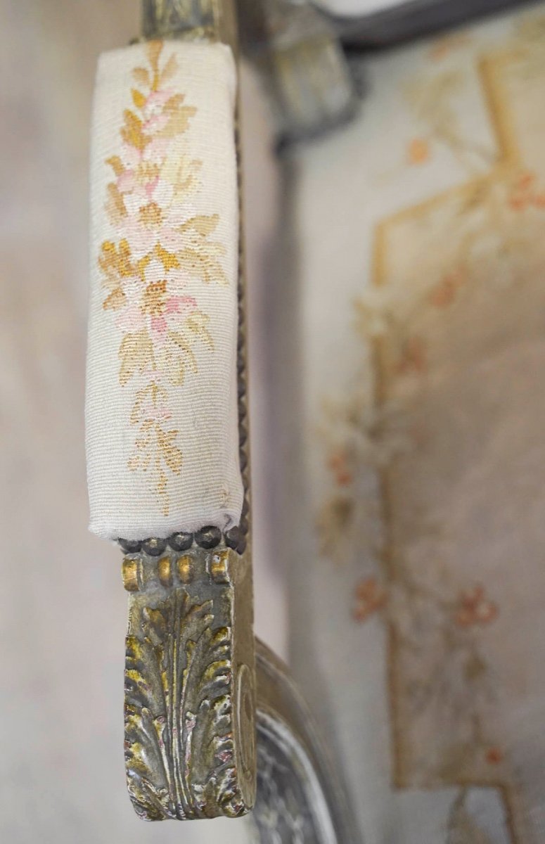 Un grand Canapé Aubusson en bois sculpté Laque et doré fin du XIXe siècle — 13