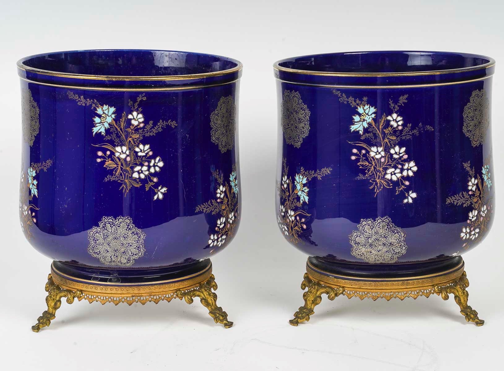 Une paire de cache-pots en porcelaine BFK — 3