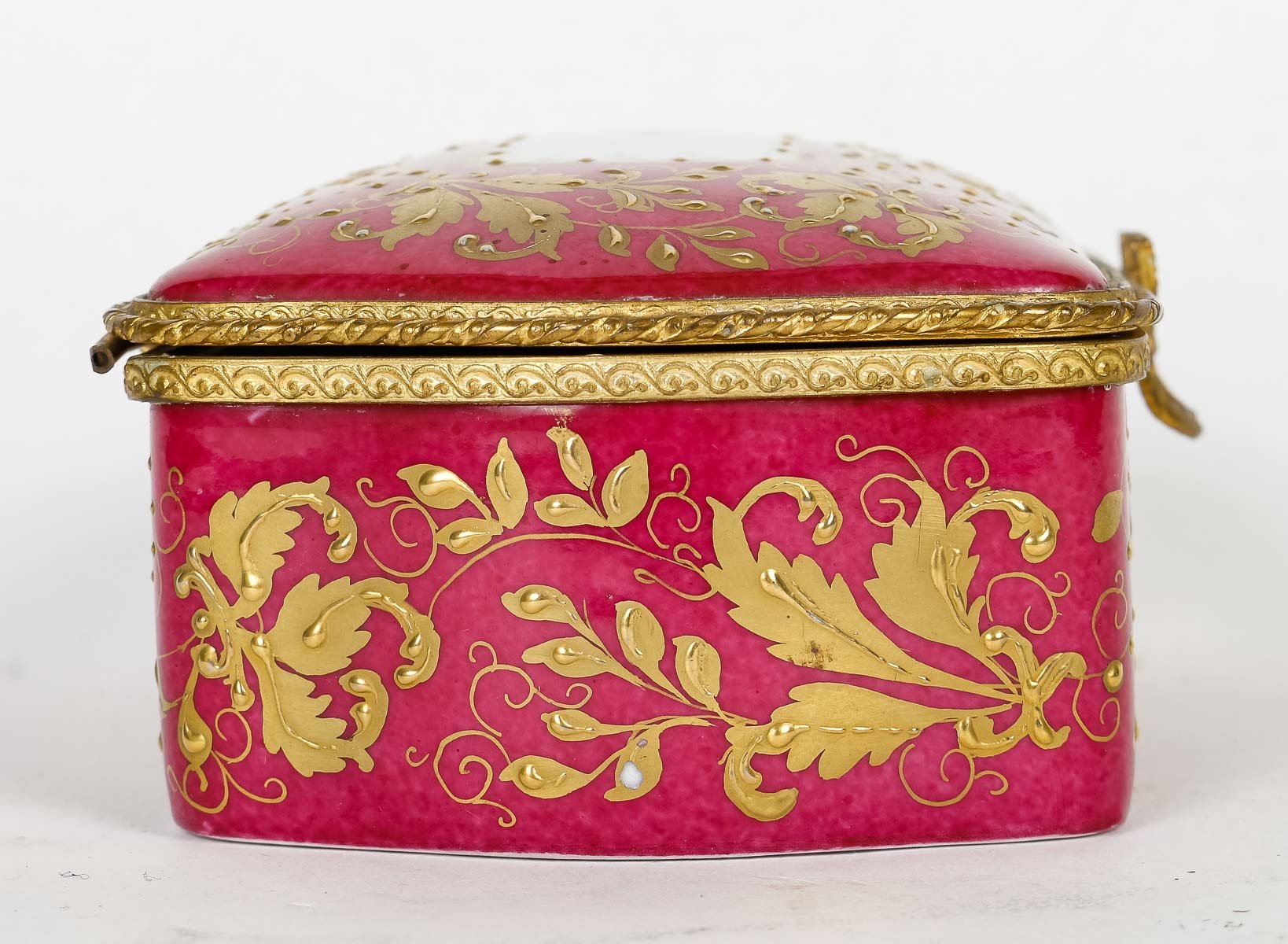 Un coffret en porcelaine de Limoges — 6