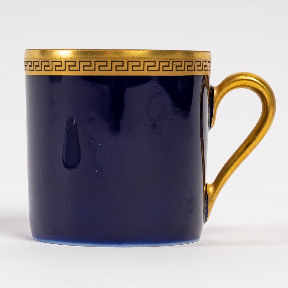 Série de Tasses et sous-tasses en porcelaine de Limoges — 11