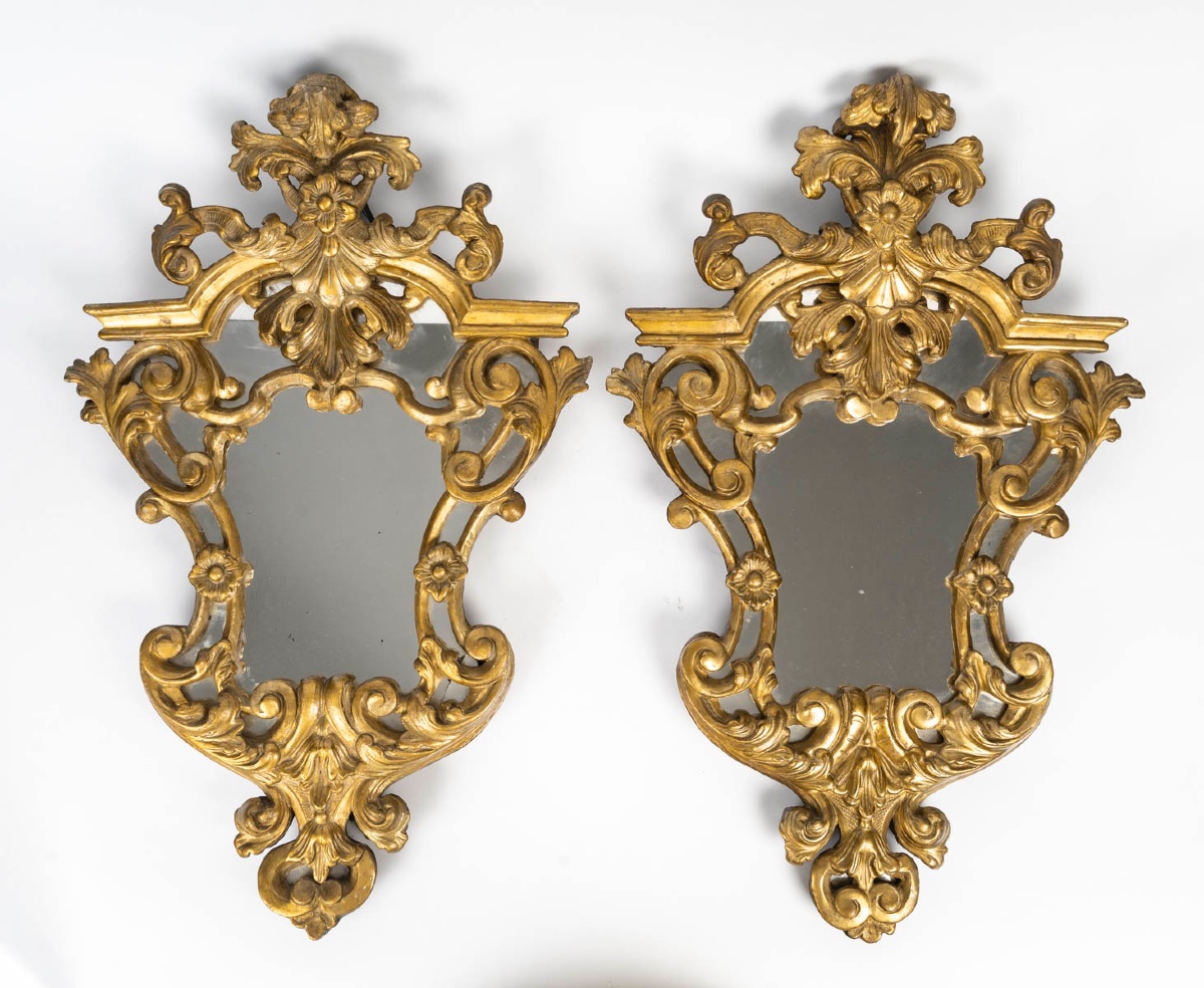 Une paire de miroirs en bois doré, XVIIIé siècle — 4
