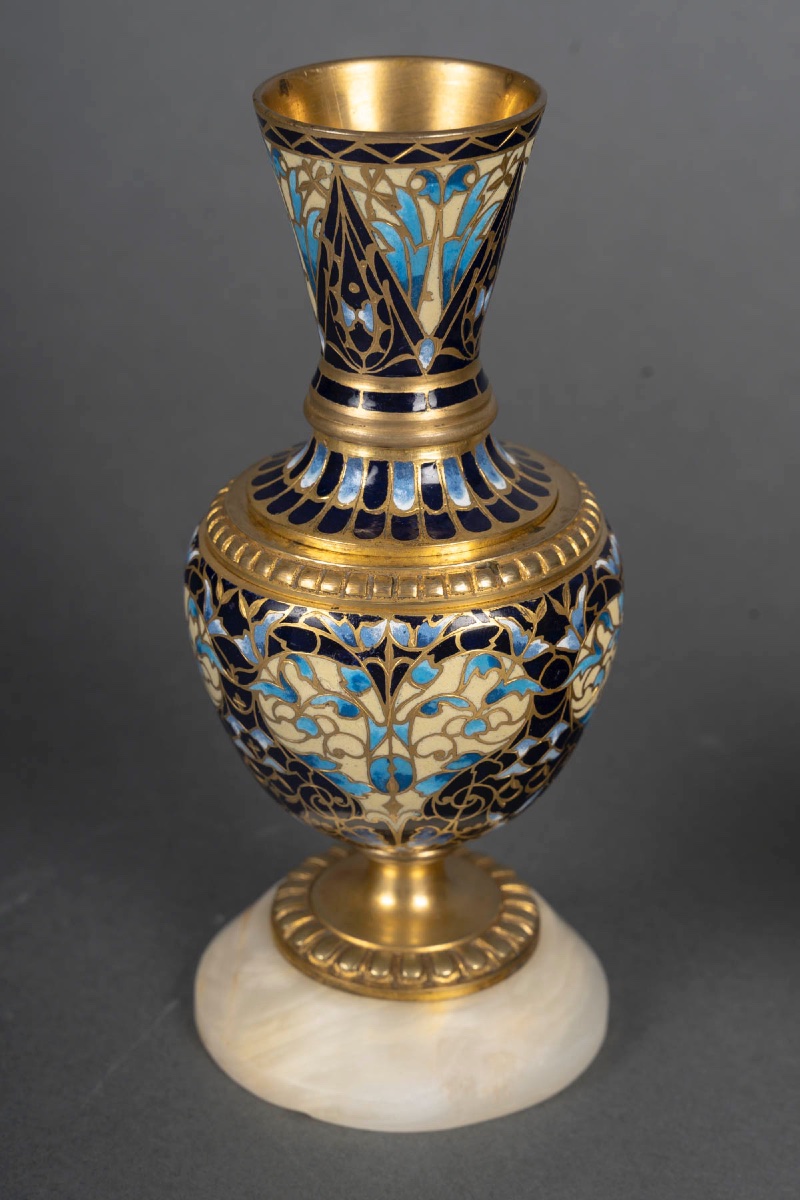 Une paire de petits vases en bronze et émail cloisonné fin du XIXe siècle — 8